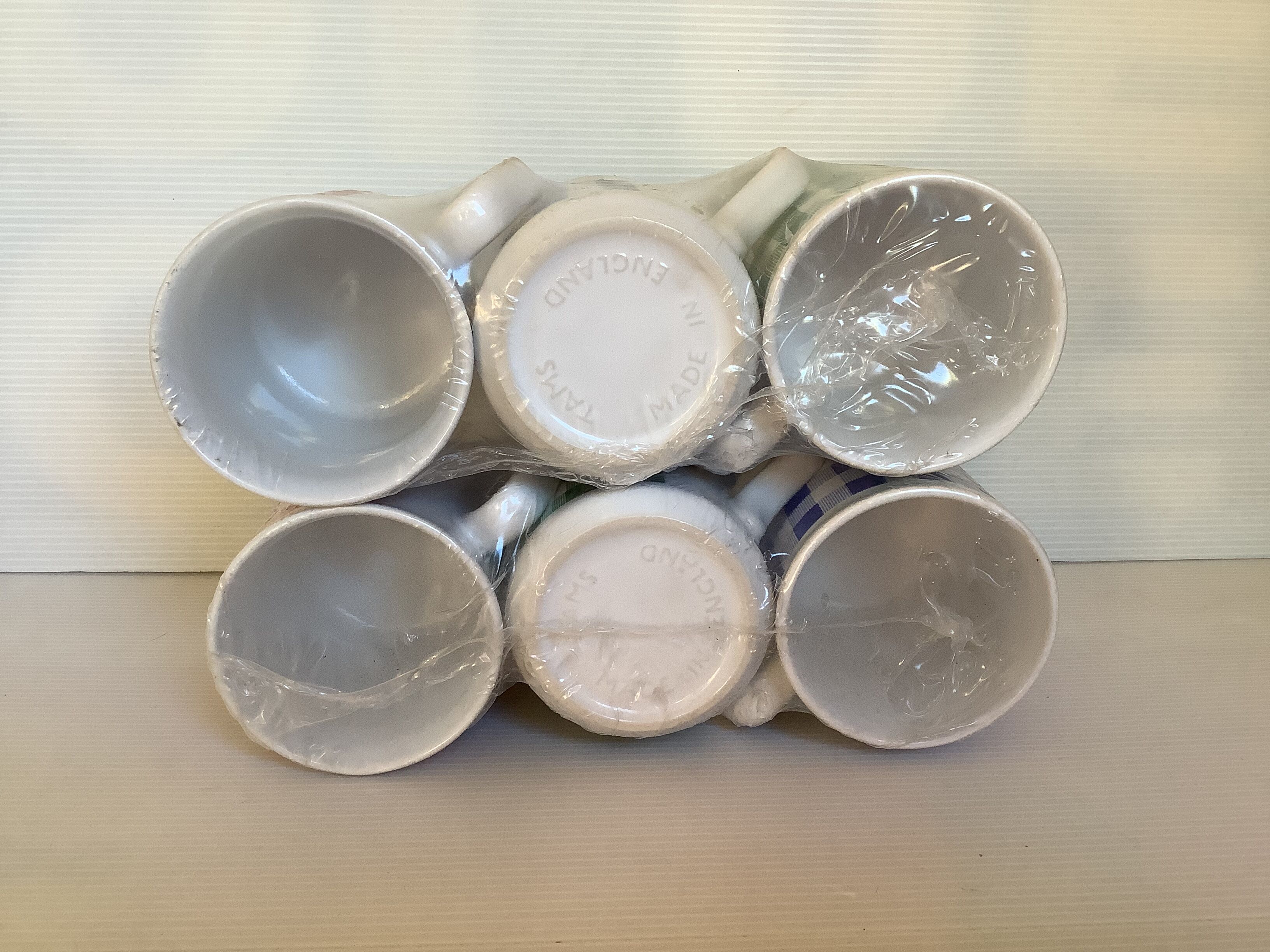 6 Tams England checkered mug cups