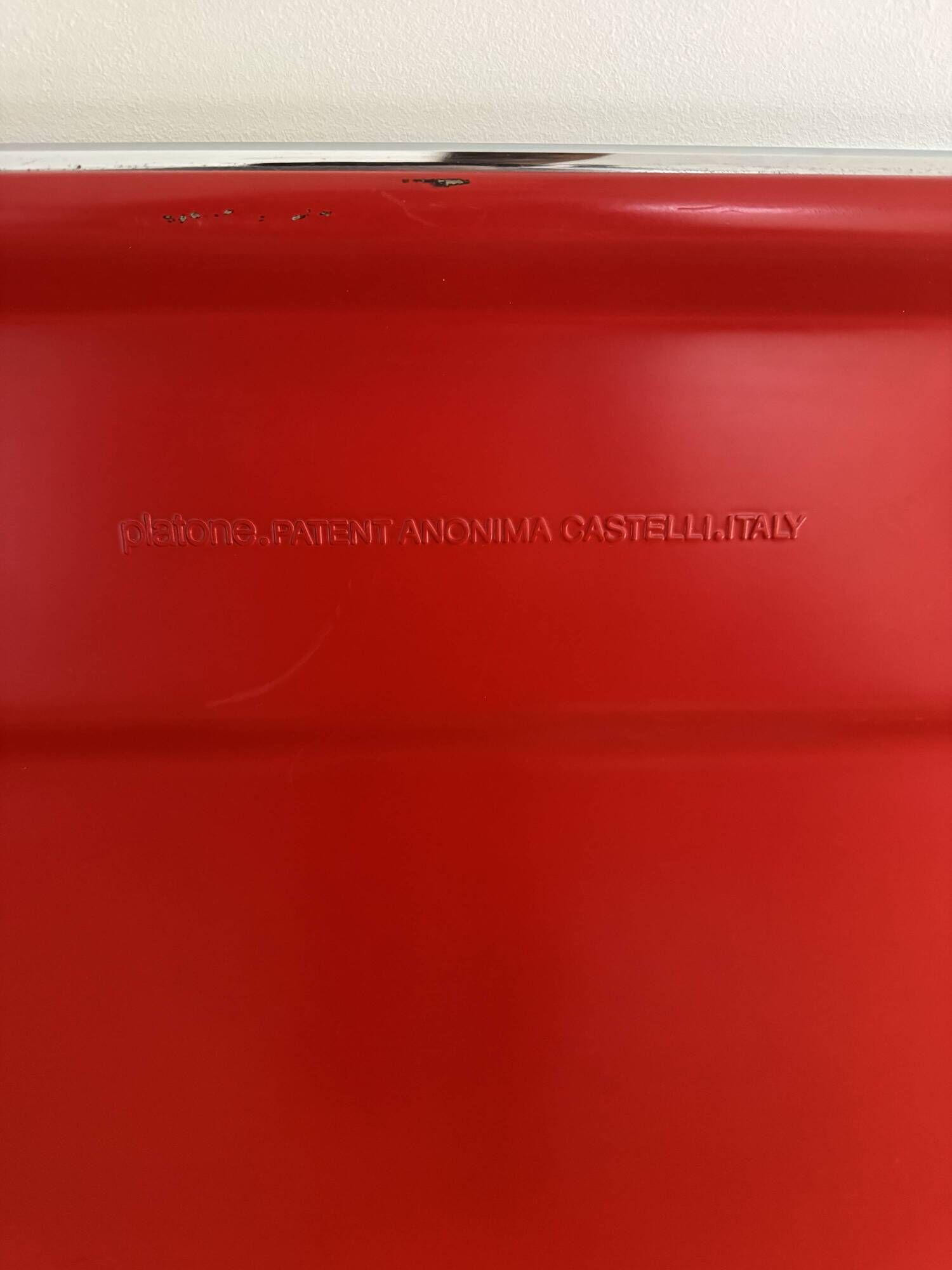 Plia desk and Plona chair by Giancarlo Piretti Anonima Castelli