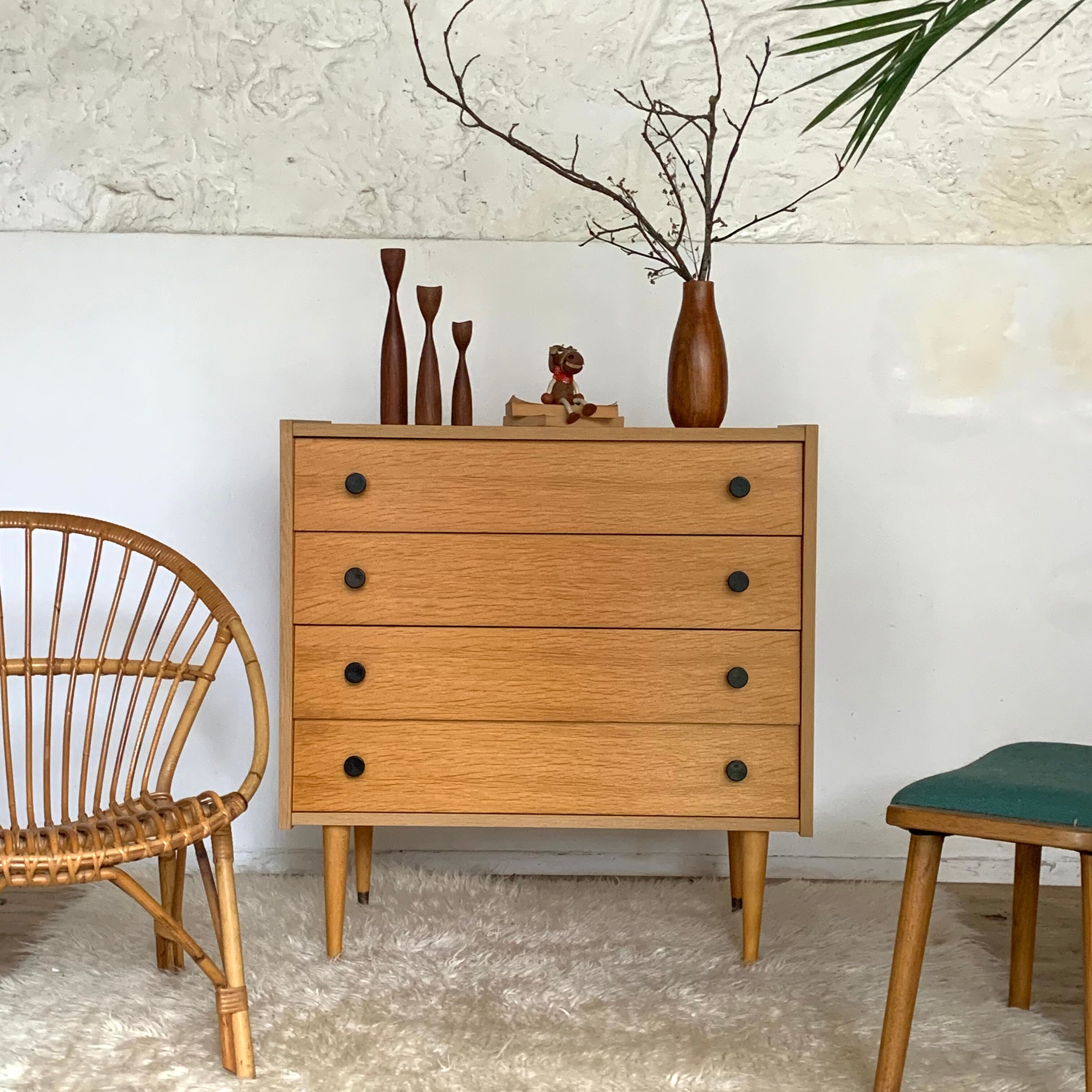 Vintage chest of drawers in chene