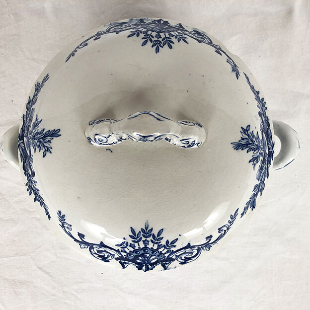 Lunéville Keller & Guérin, soup bowl and ten plates Maintenon