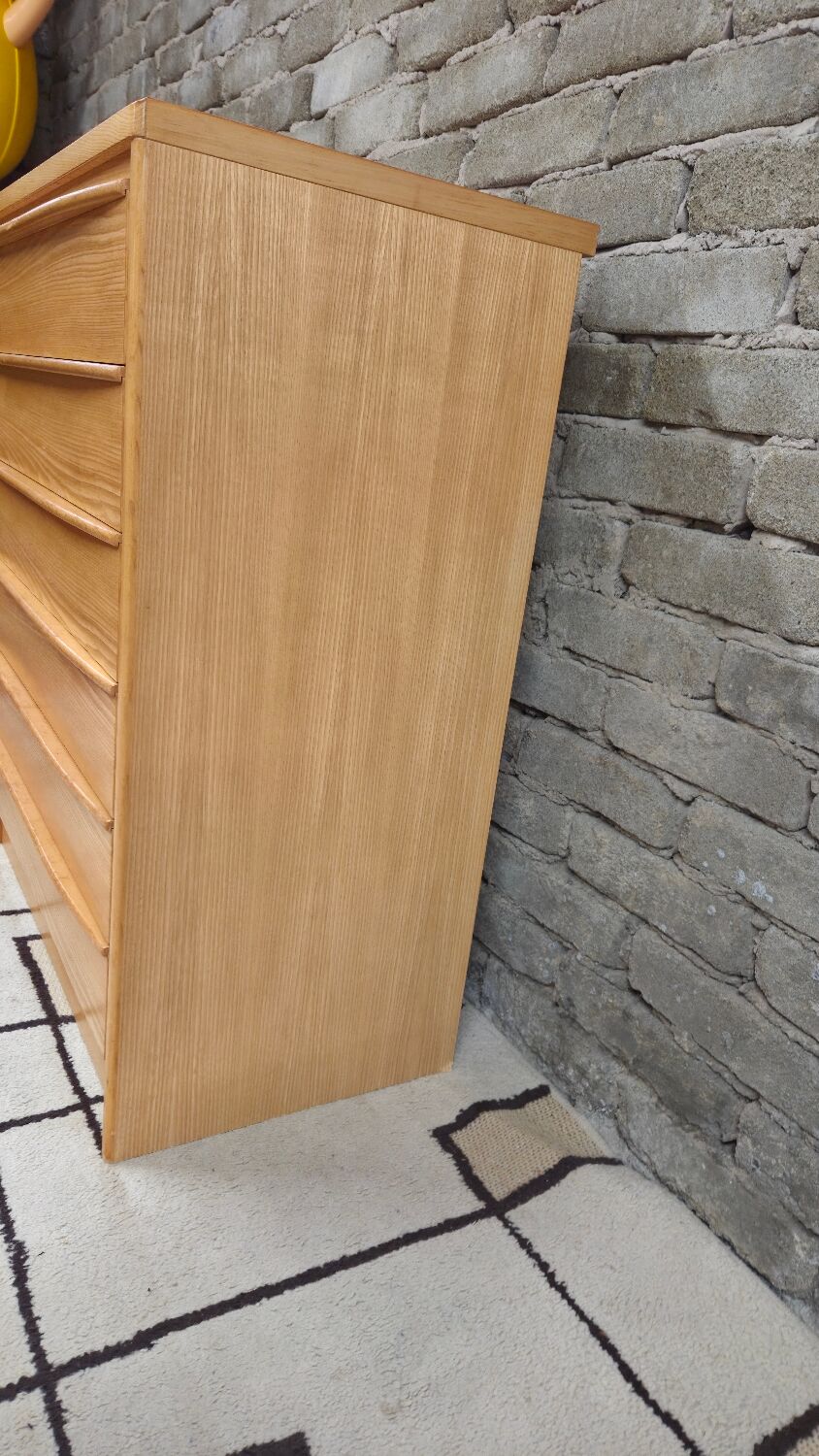Vintage Scandinavian wooden chest of drawers with 6 drawers from the 1970s.