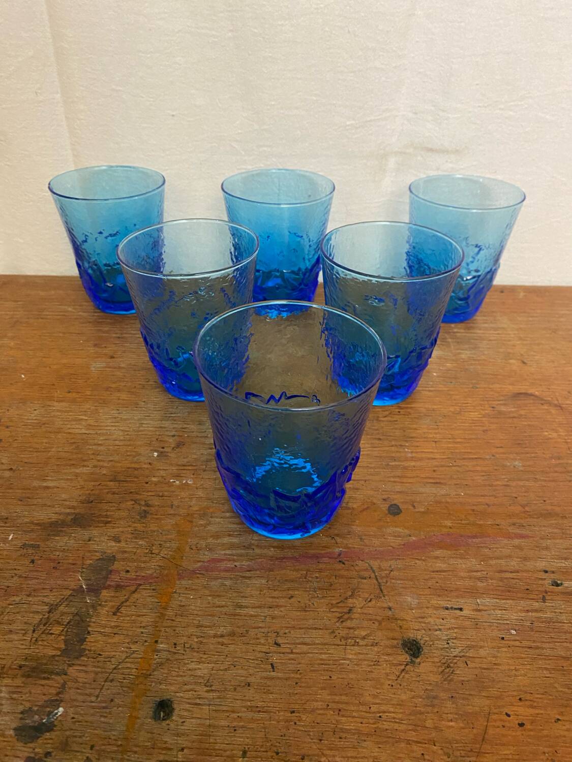 Série de 6 verres à jus verre moulé bleu décor feuilles vintage