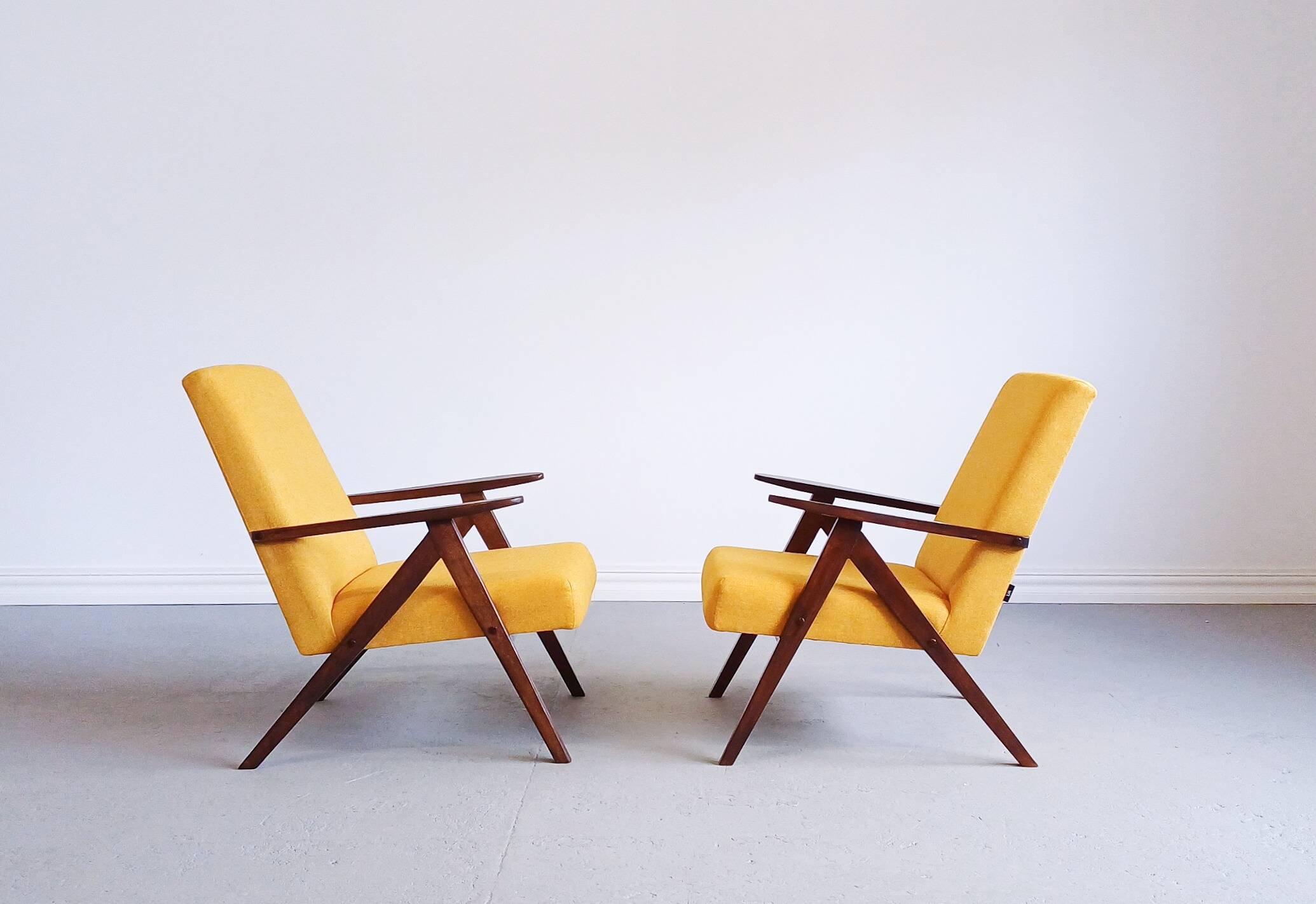 Mid Century Easy Chair Model B 310 Var in Yellow Tweed