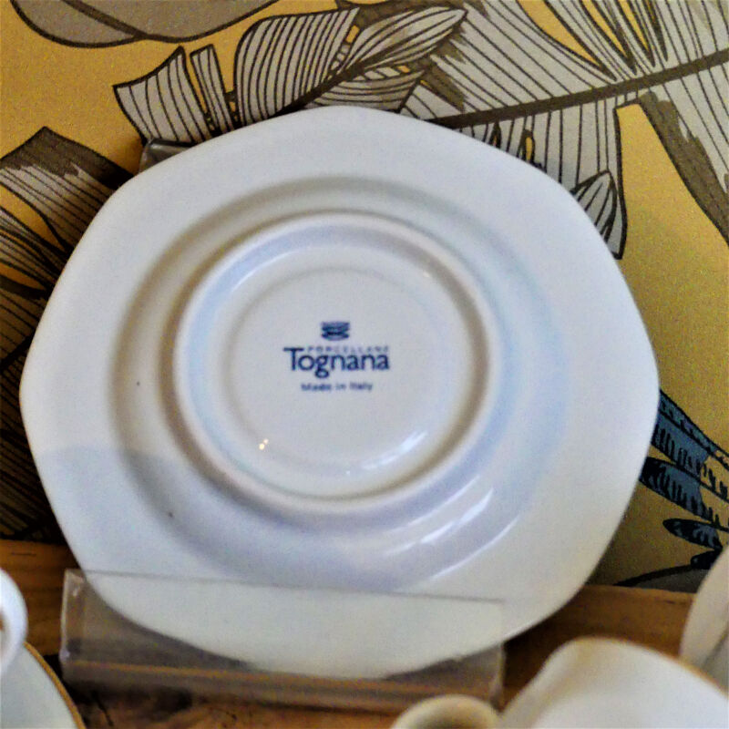 Six tasses à café vintage en porcelaine italienne estampillées Tognana
