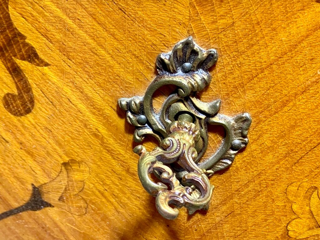 Curved chest of drawers Louis XV style in marquetry