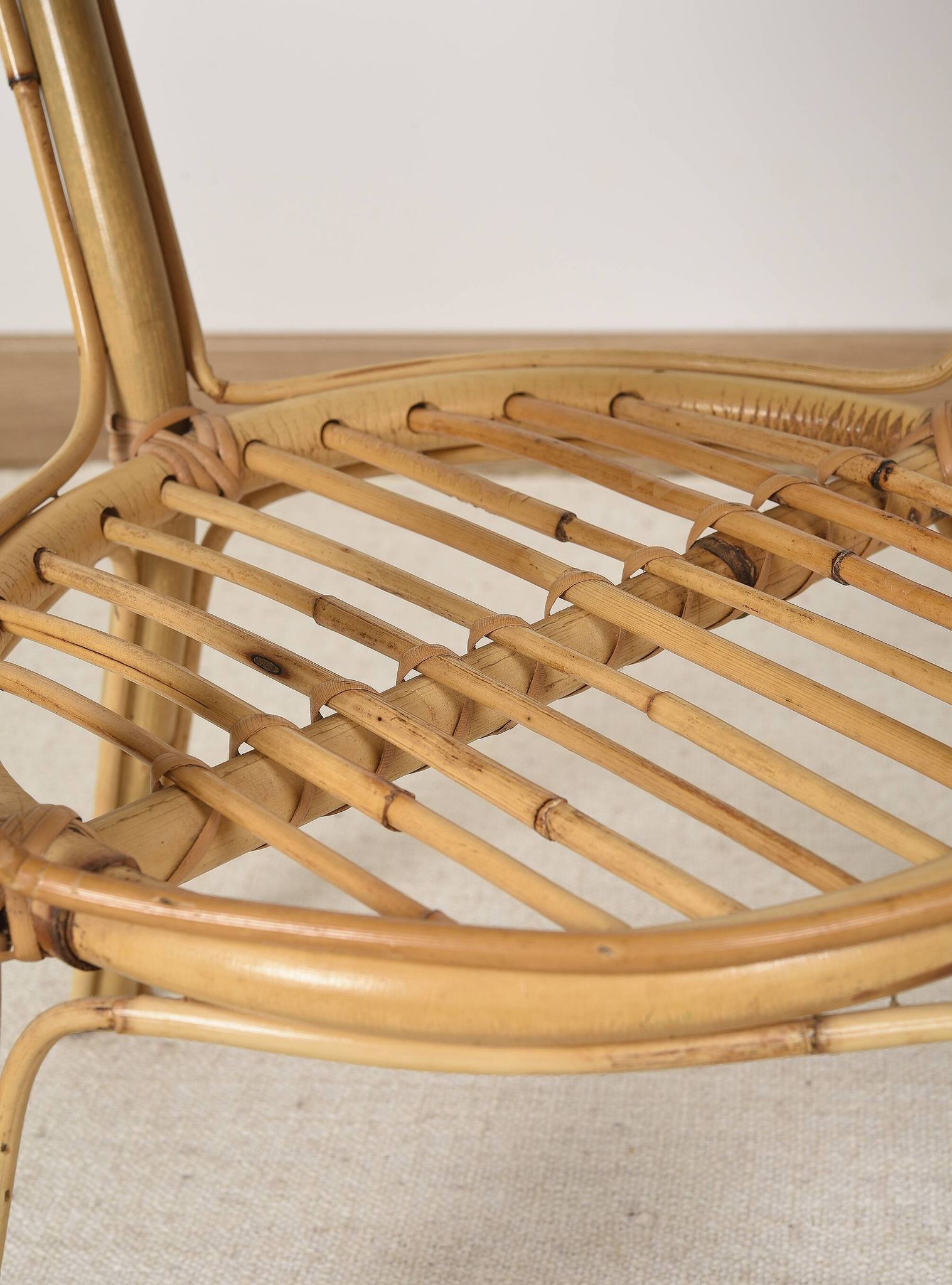 Old round rattan table, vintage from the 70s - 80s. Small table, or side table.