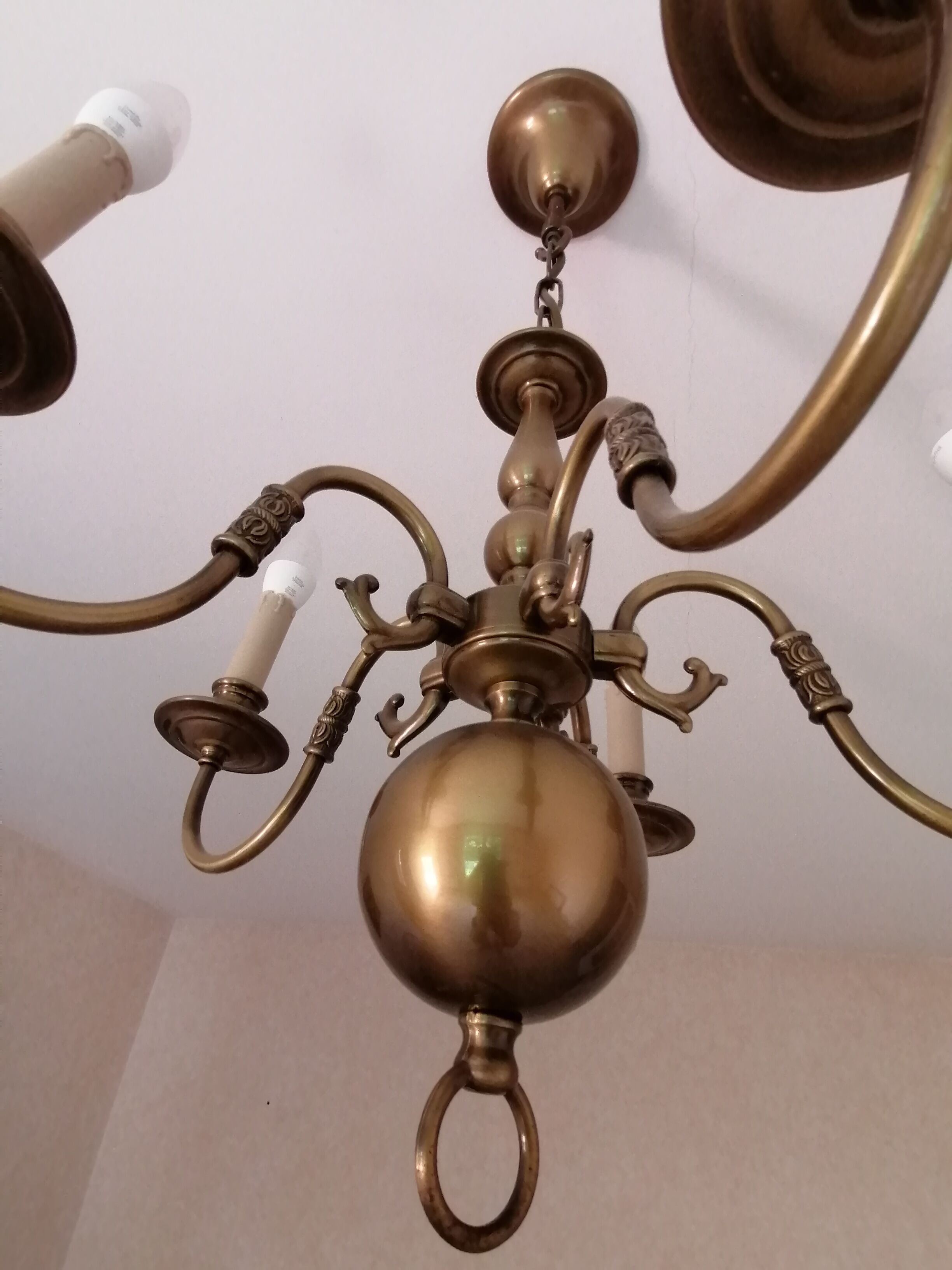 Dutch chandelier 5 fires