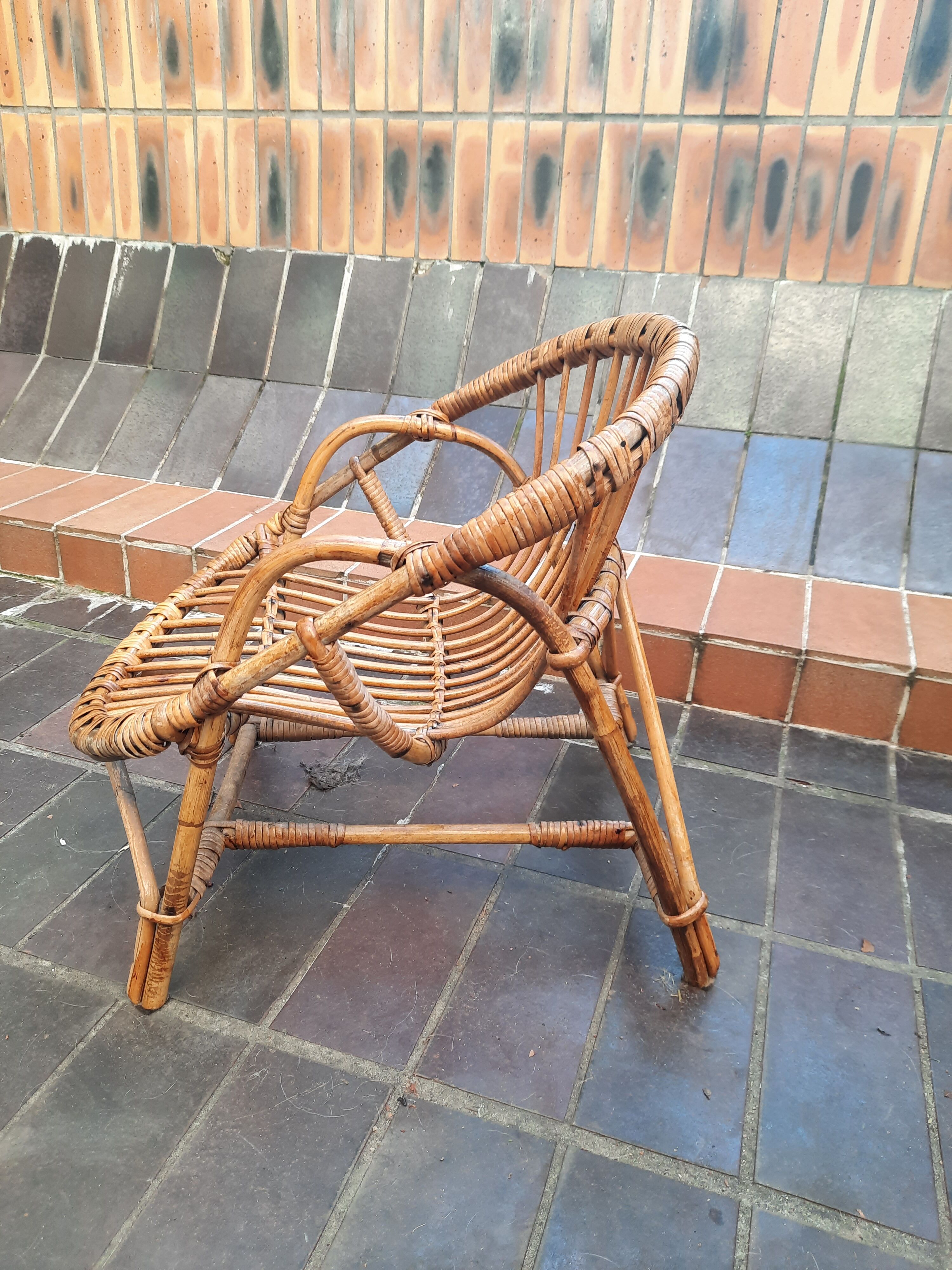 Fauteuil corbeille enfant en rotin