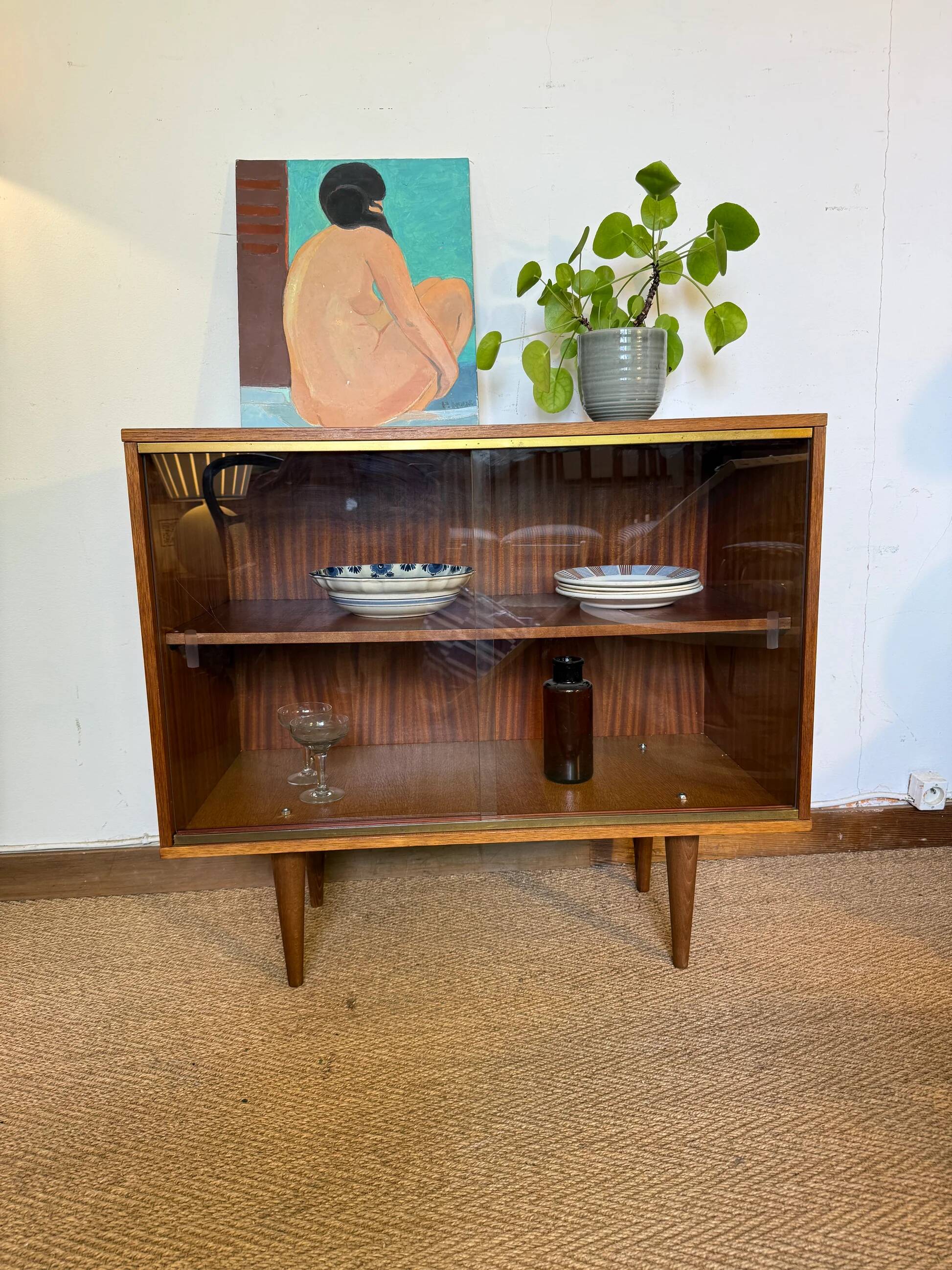 Enfilade vitrée vintage en placage de teck