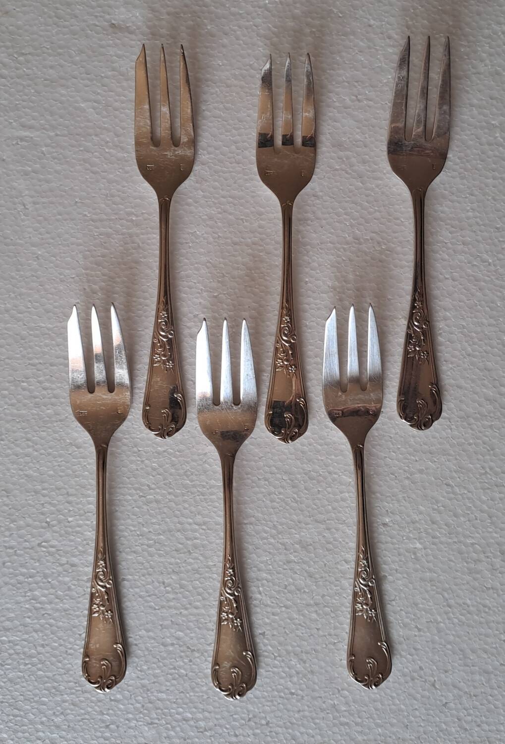 6 silver-plated cake forks