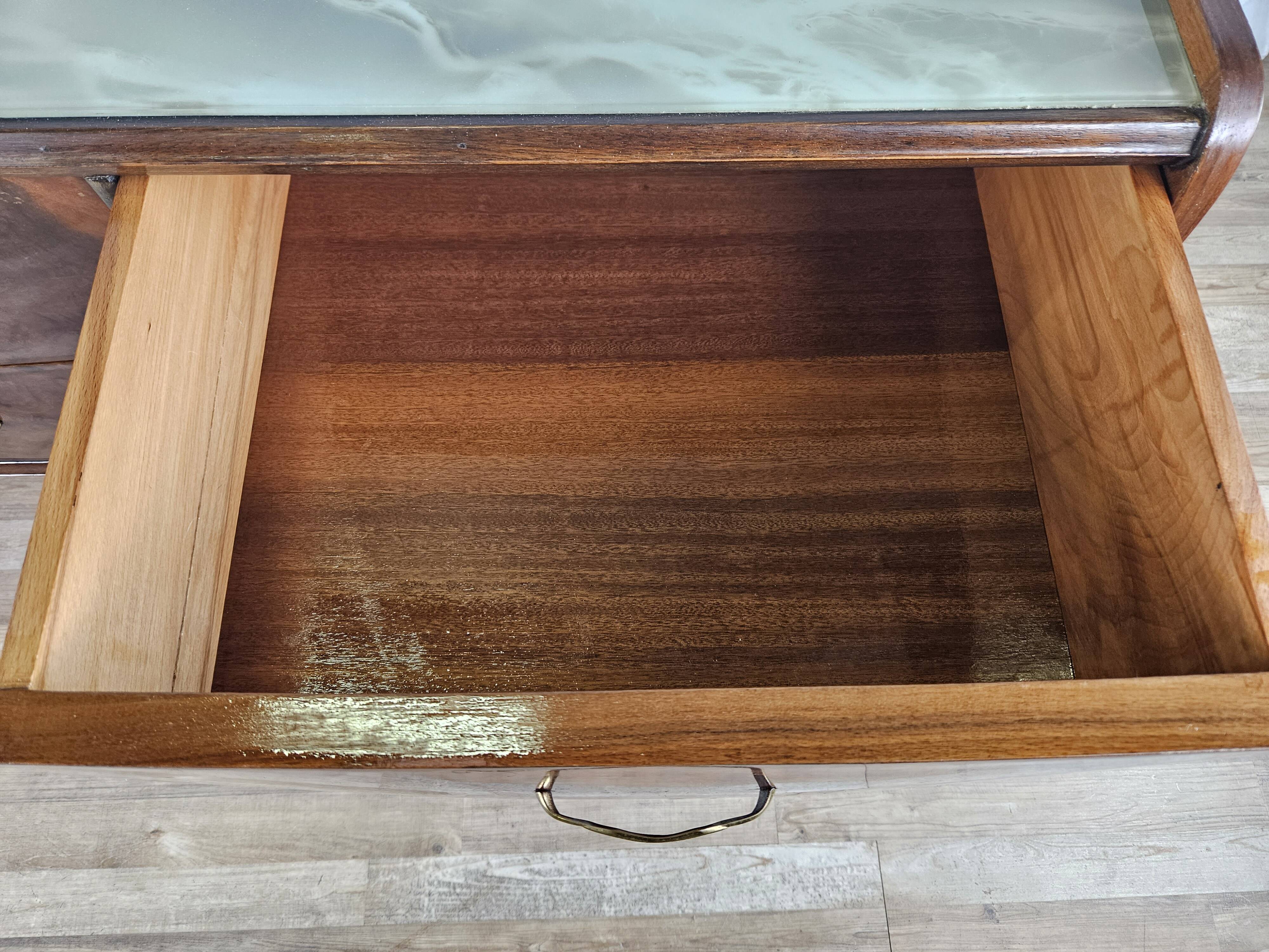 Commode des années 1960 avec verre et six tiroirs