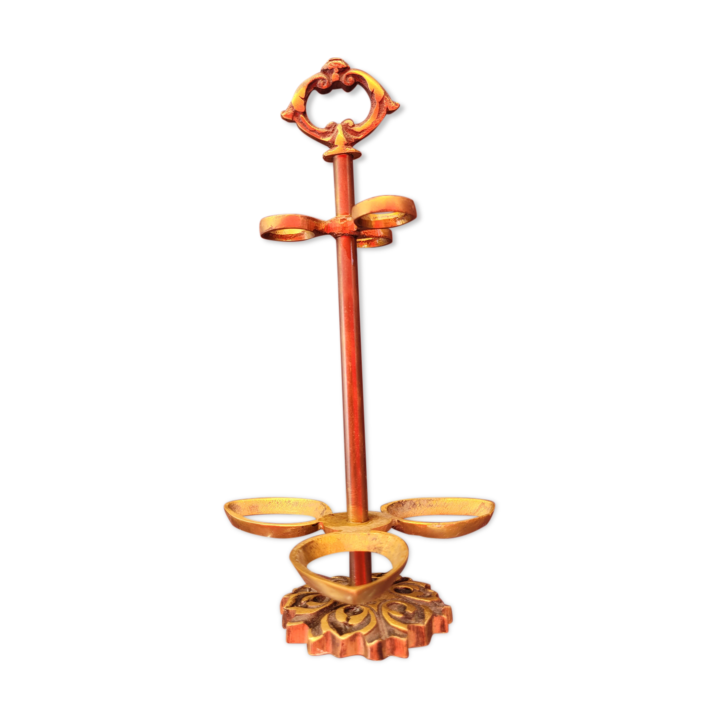 Brass pipe holder