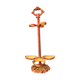 Brass pipe holder