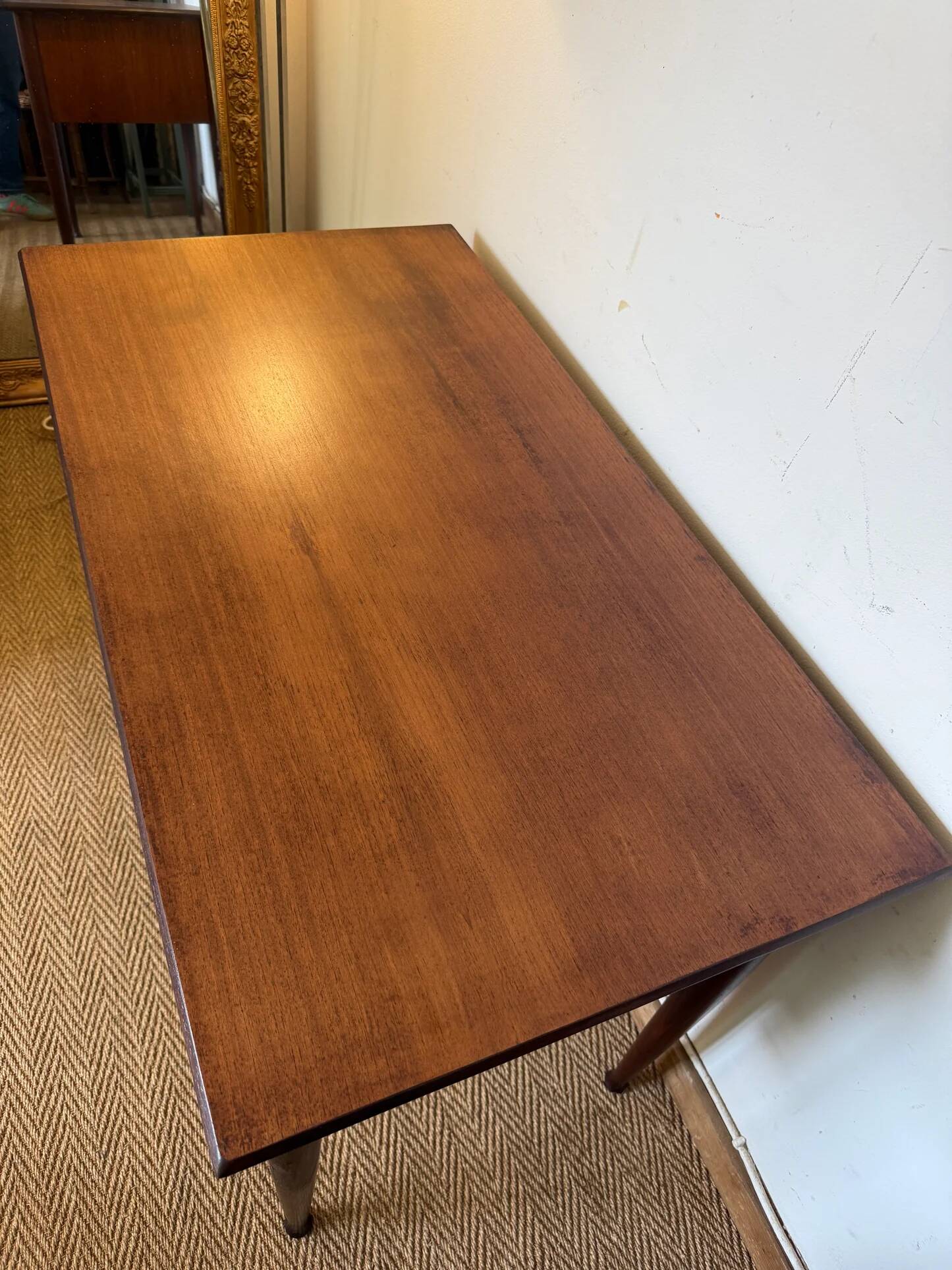 Bureau vintage style scandinave pieds fuselés