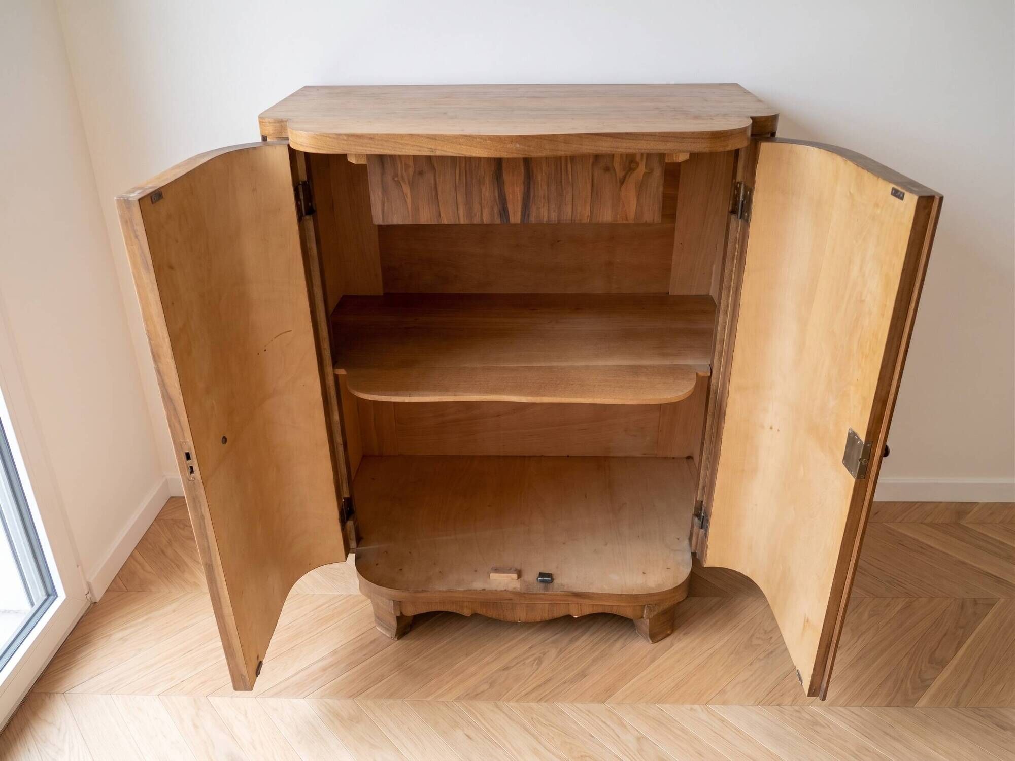 Pair of Art Deco bedside tables in walnut