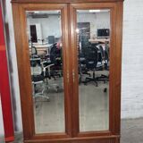 Armoire avec miroirs en bois ancien
