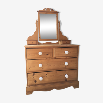 Lovely small dresser with mirror