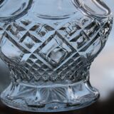 Elegant cut-glass carafe – classic and refined style