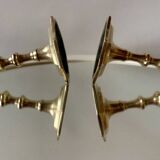 Paire d'anciens bougeoirs en laiton