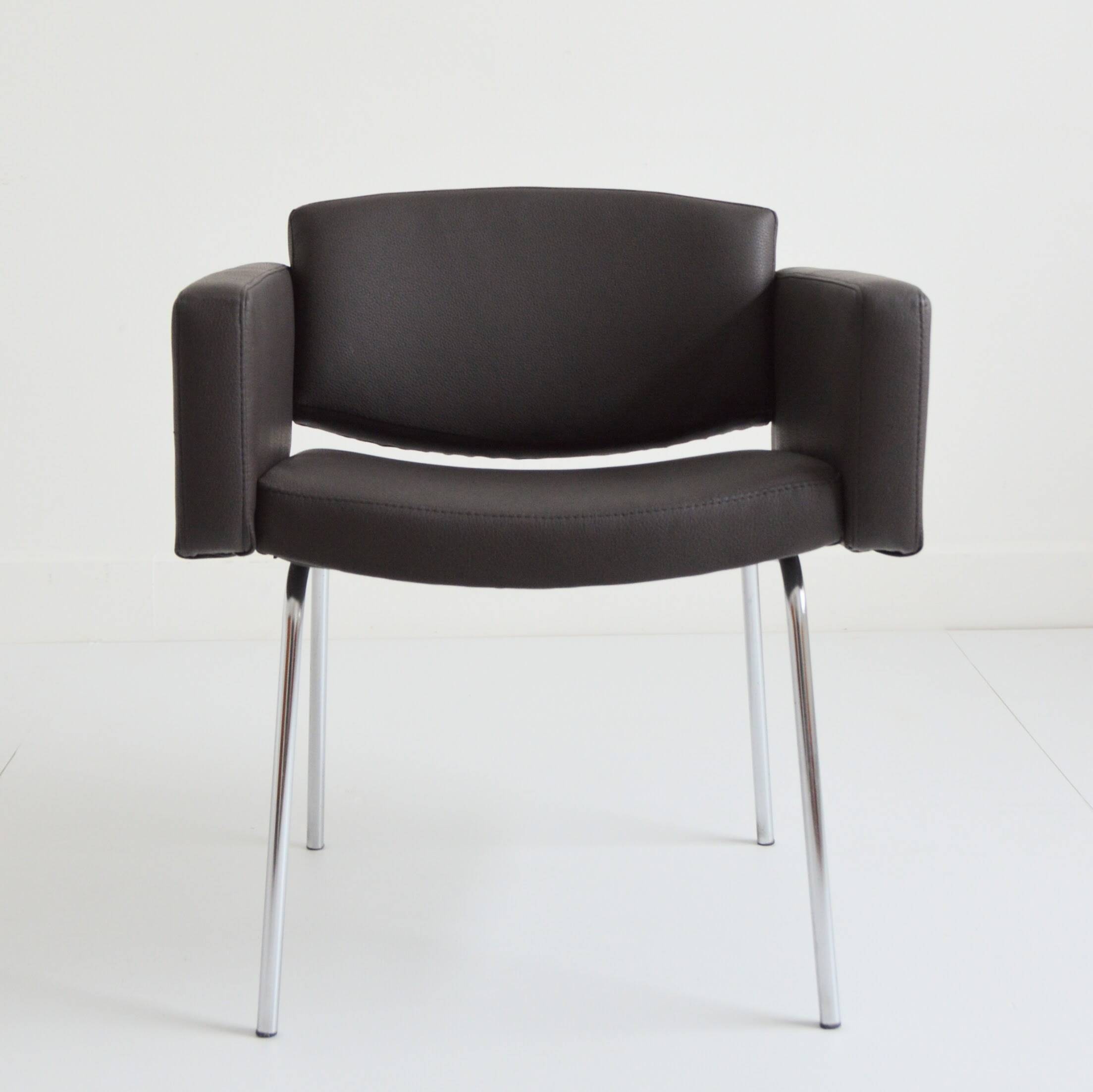 Fauteuil « Conseil » de Pierre Guariche pour Meurop 1960s ( 1 / 2 )