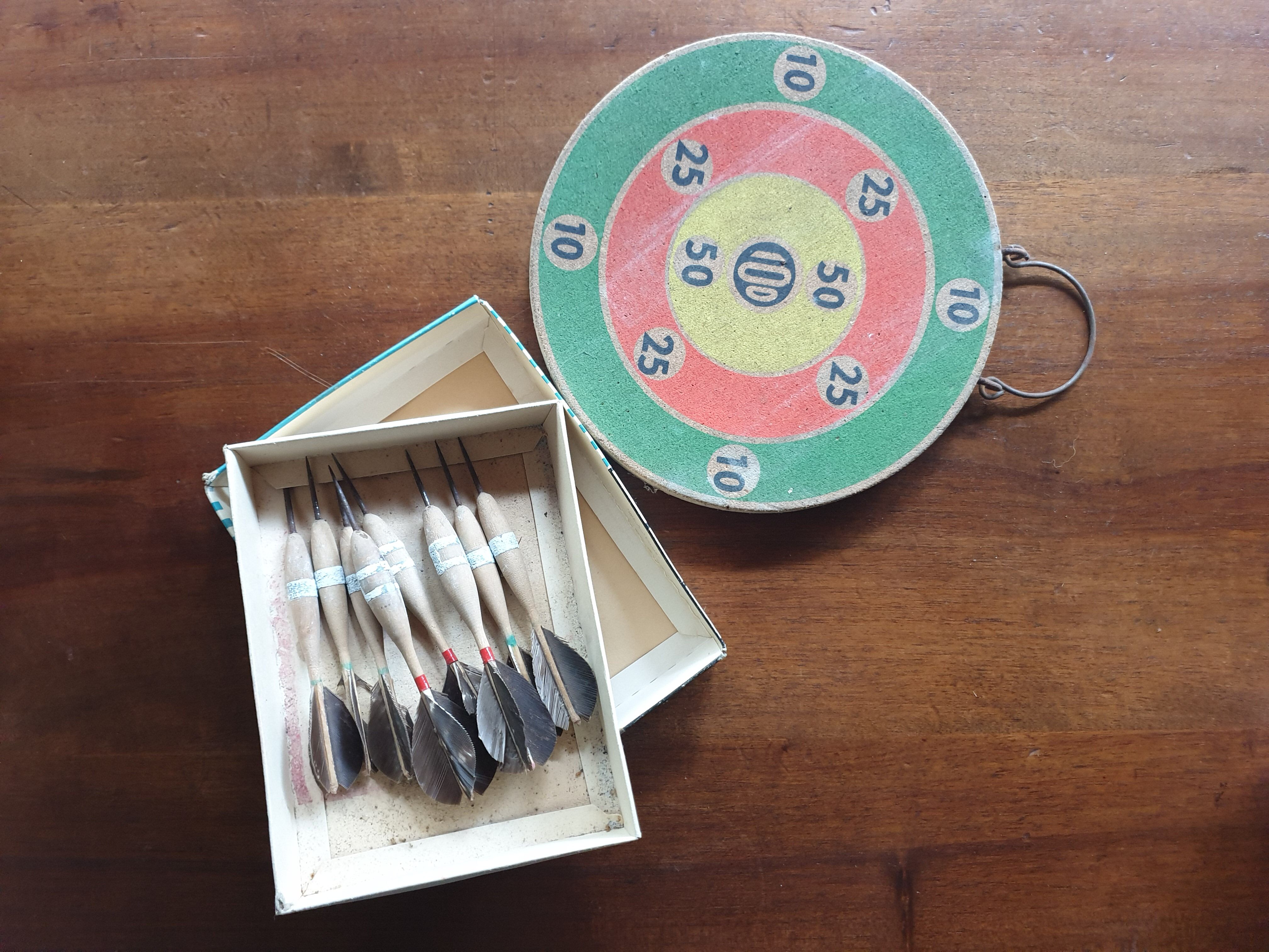 Old dart game