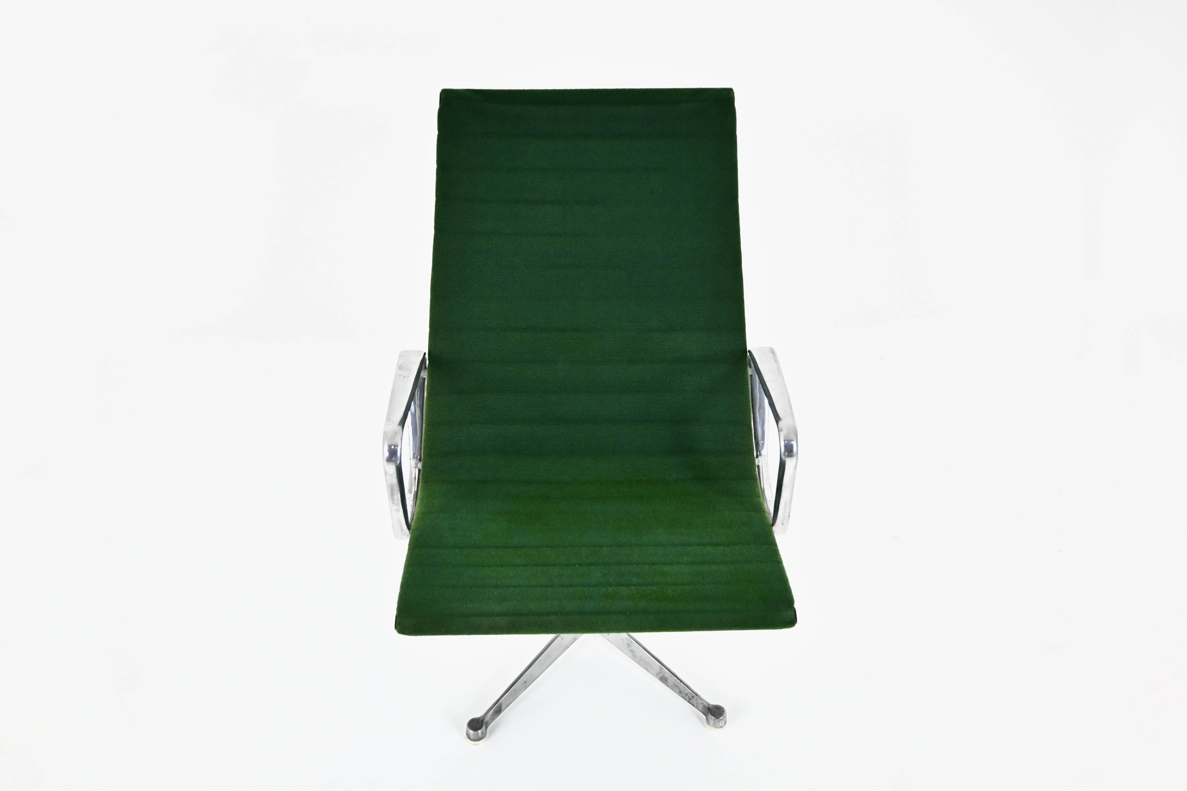 Green EA124 armchair by Charles and Ray Eames for Herman Miller, 1970s