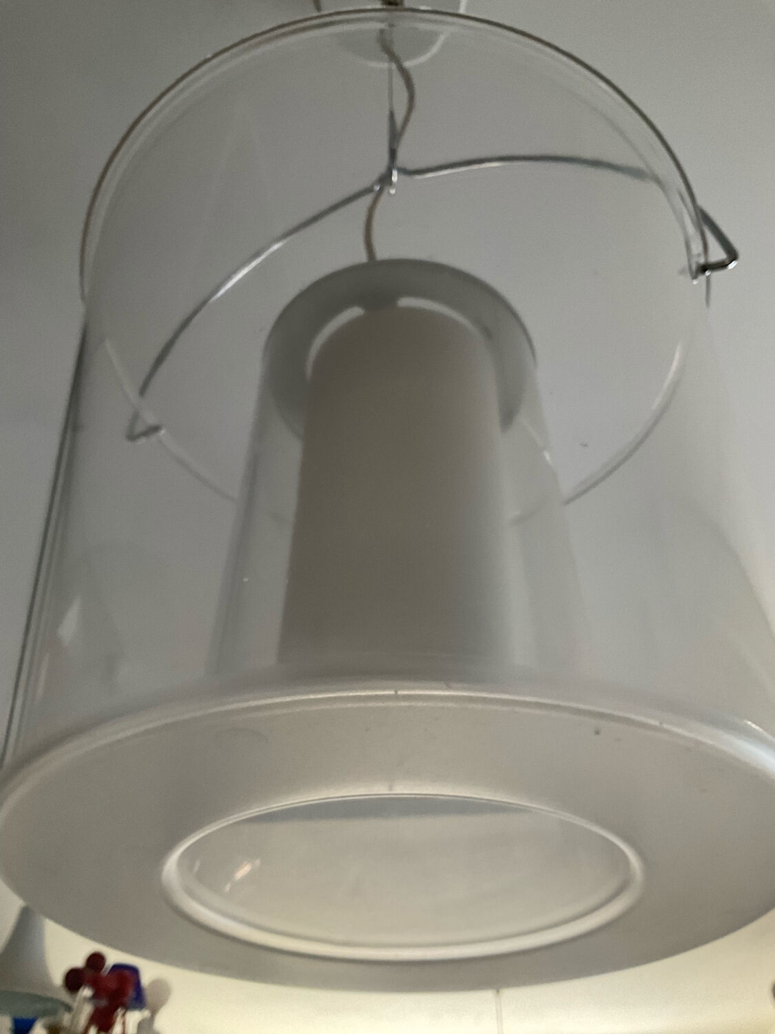 Suspension vintage en opaline et plexiglas