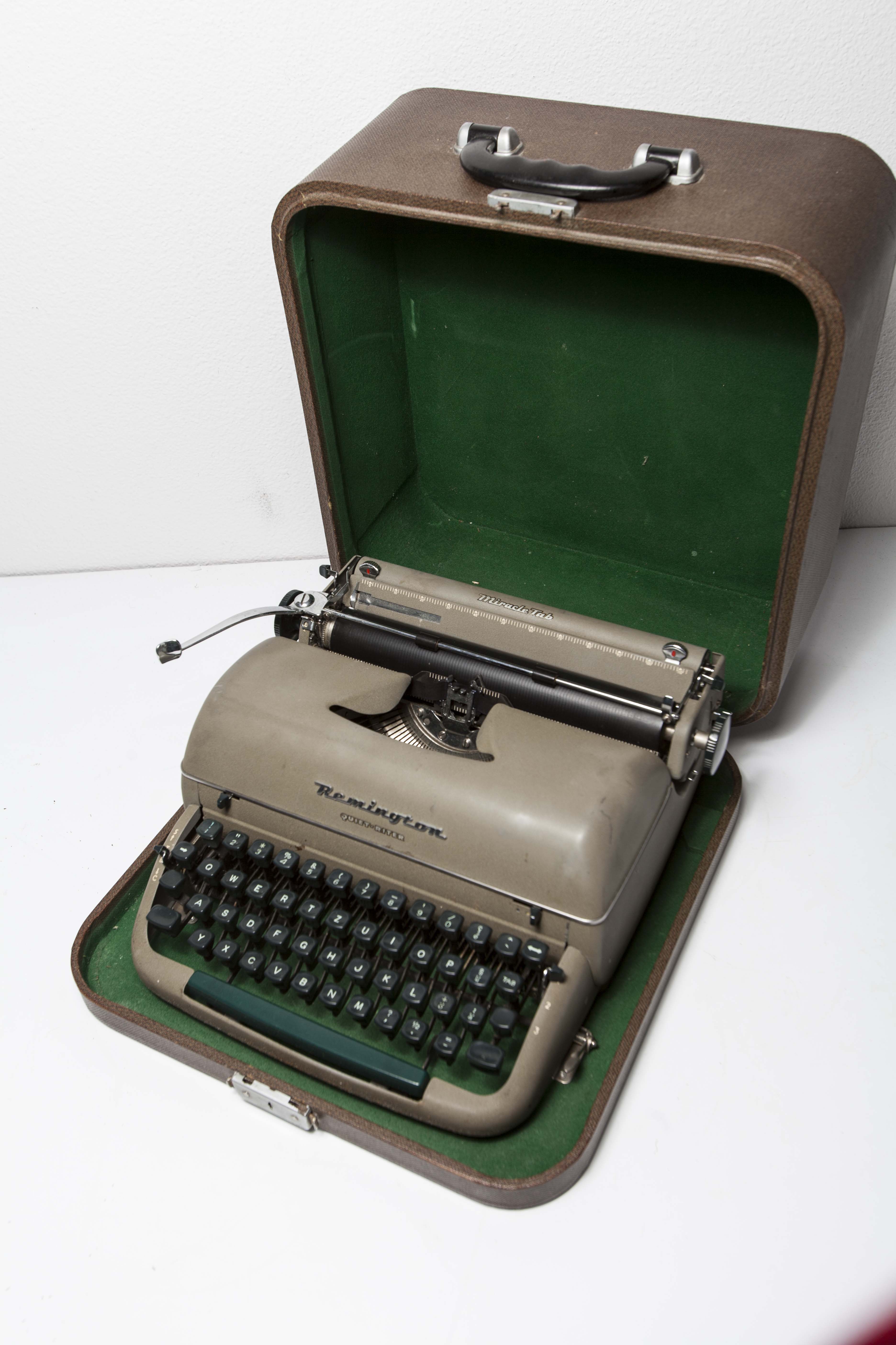 Typewriter remington Quiet Riter Miracle tab