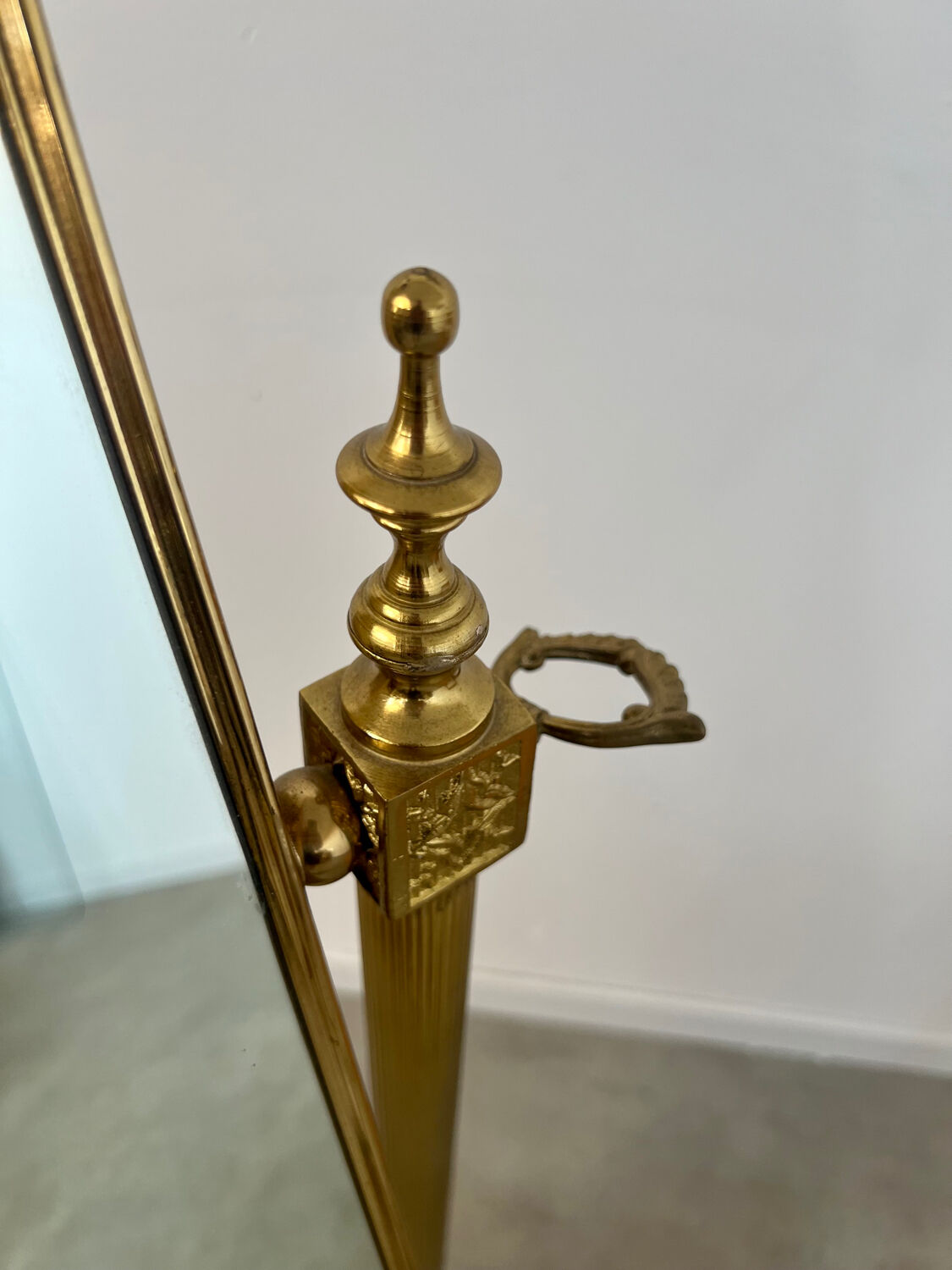 Old free-standing mirror in gilded brass in psychedelic neoclassical style Years 40 France