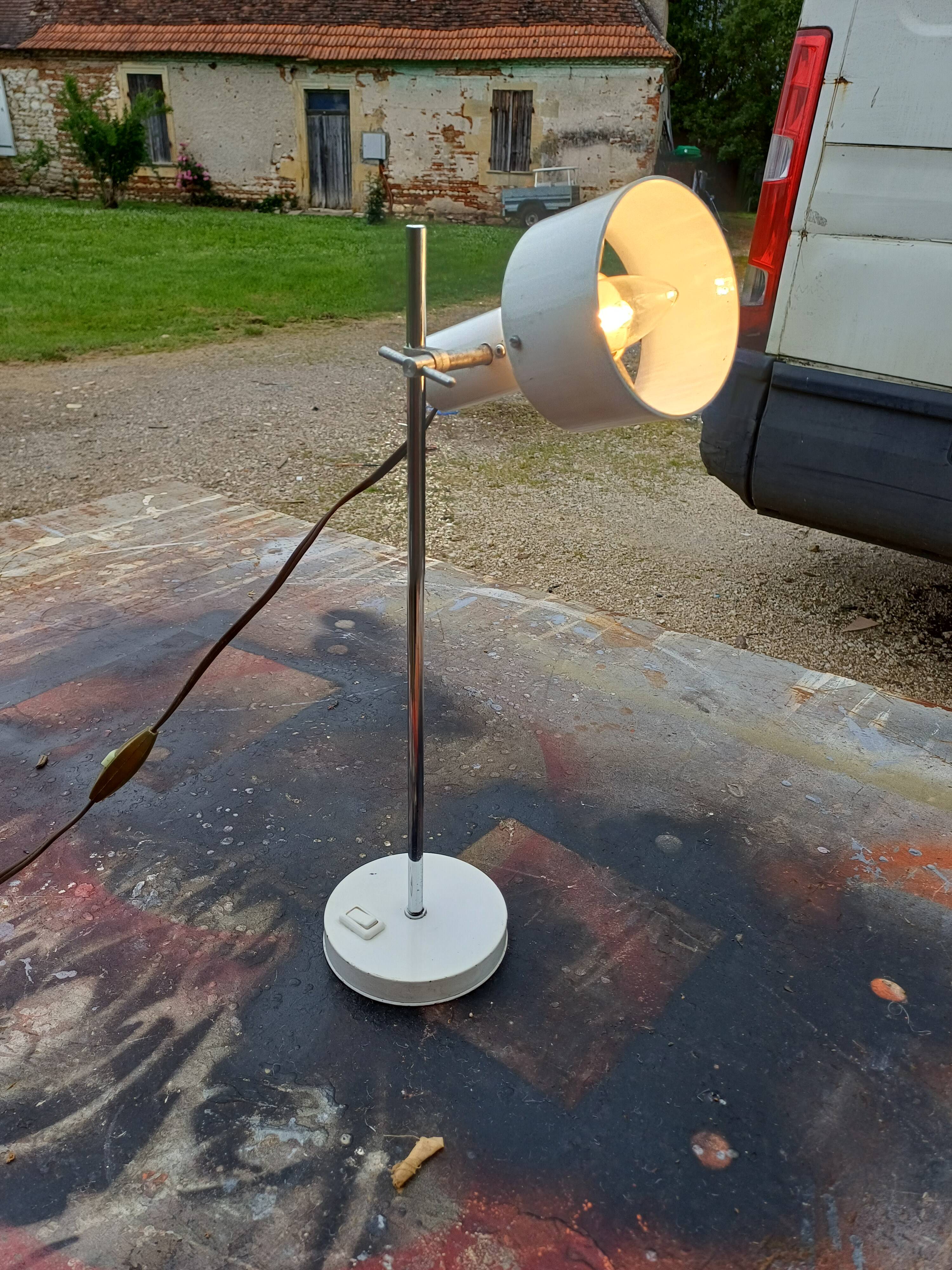 60s White Metal Lamp