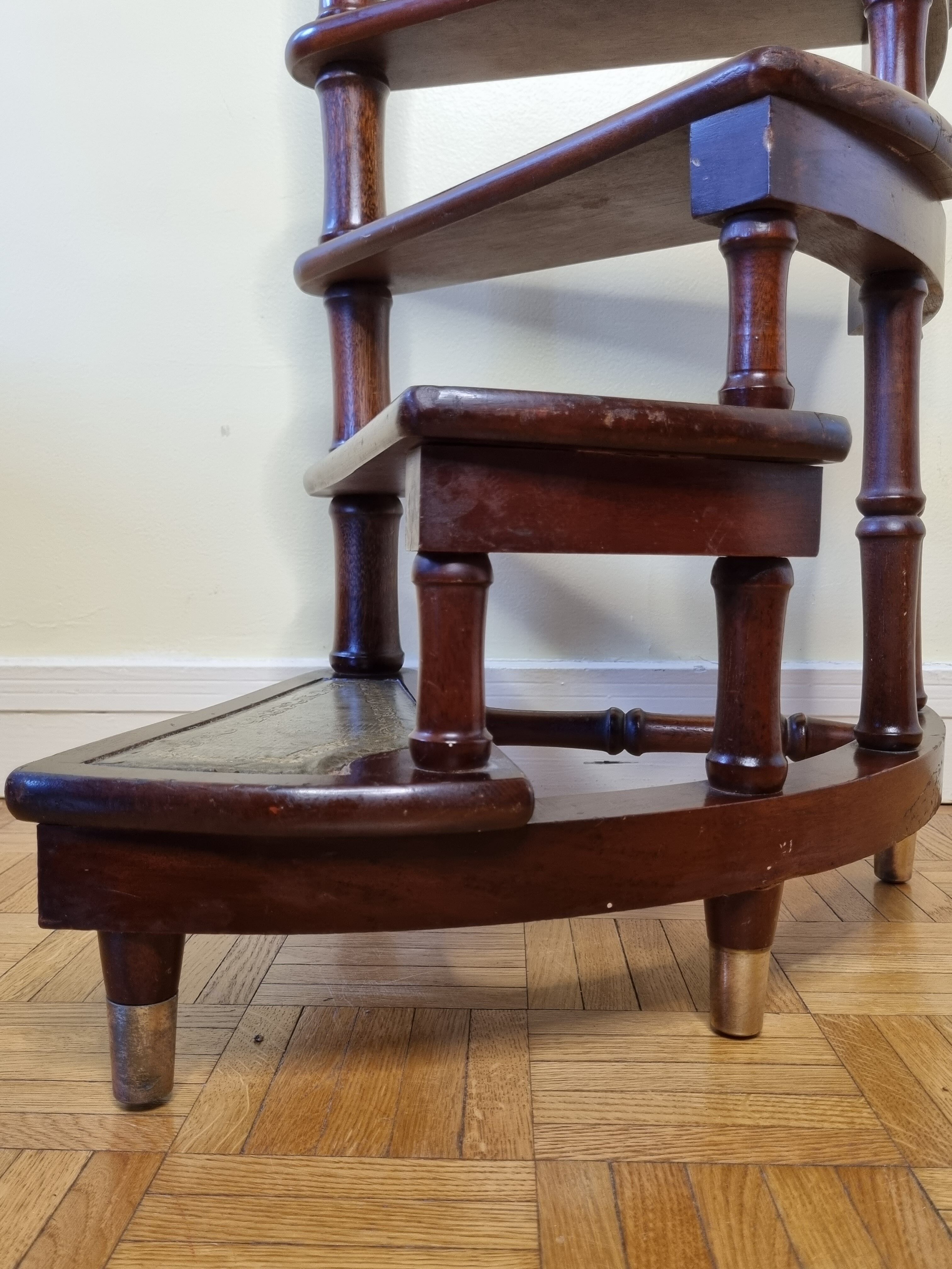 Victorian style mahogany style library staircase circa 1900, 118 cm