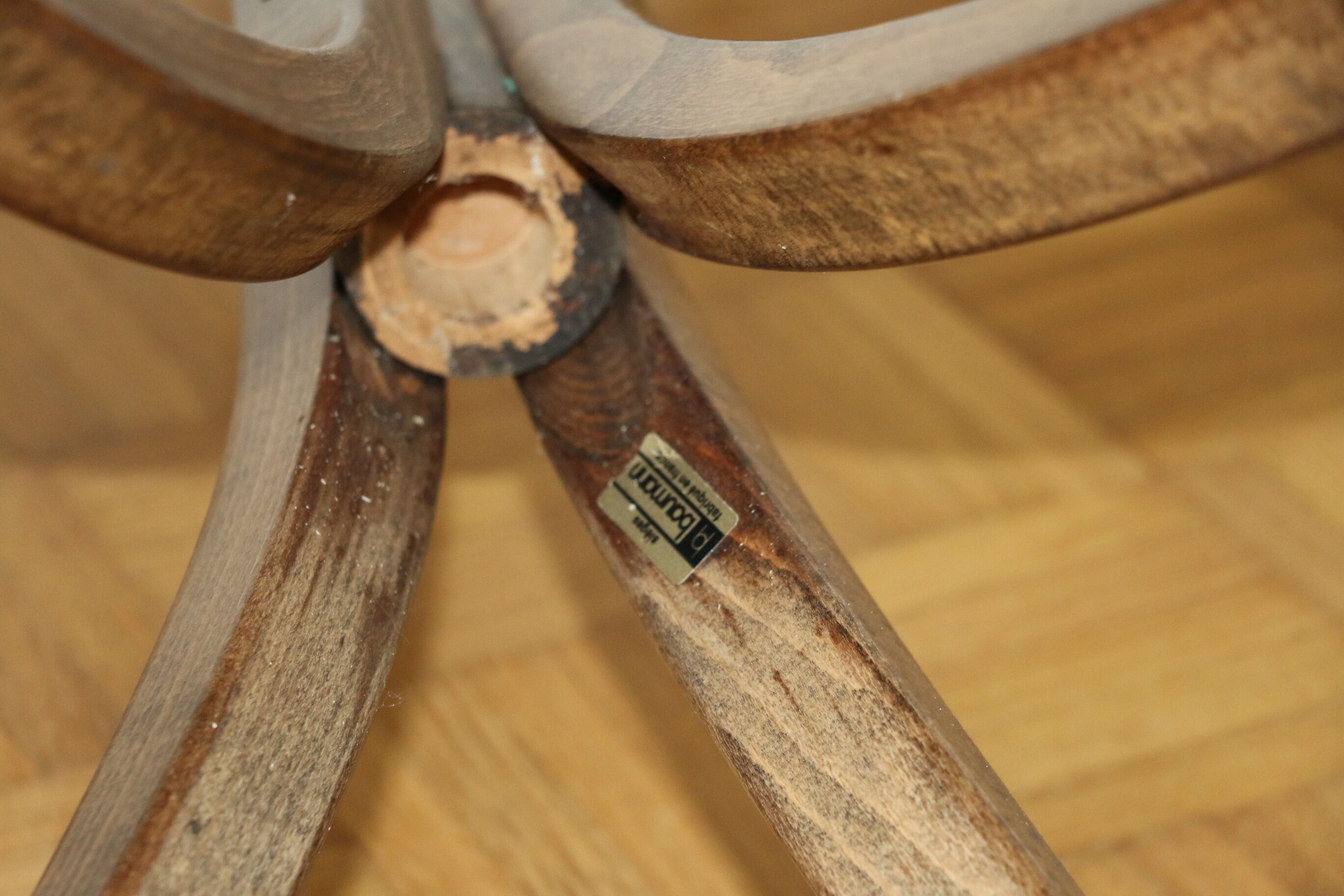 Baumann single dark beech parrot coat rack (model a)