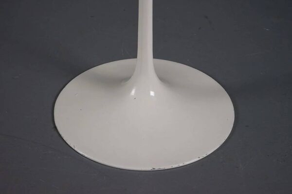 Grande table d'appoint en bois de rose en forme de tulipe par Eero Saarinen pour Knoll International