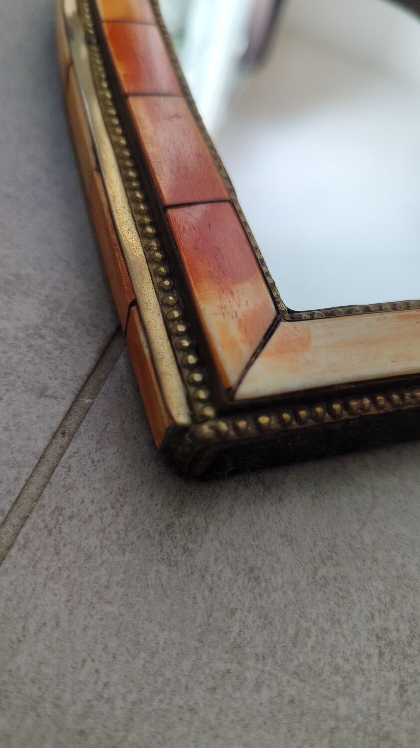 Small ceramic mirror