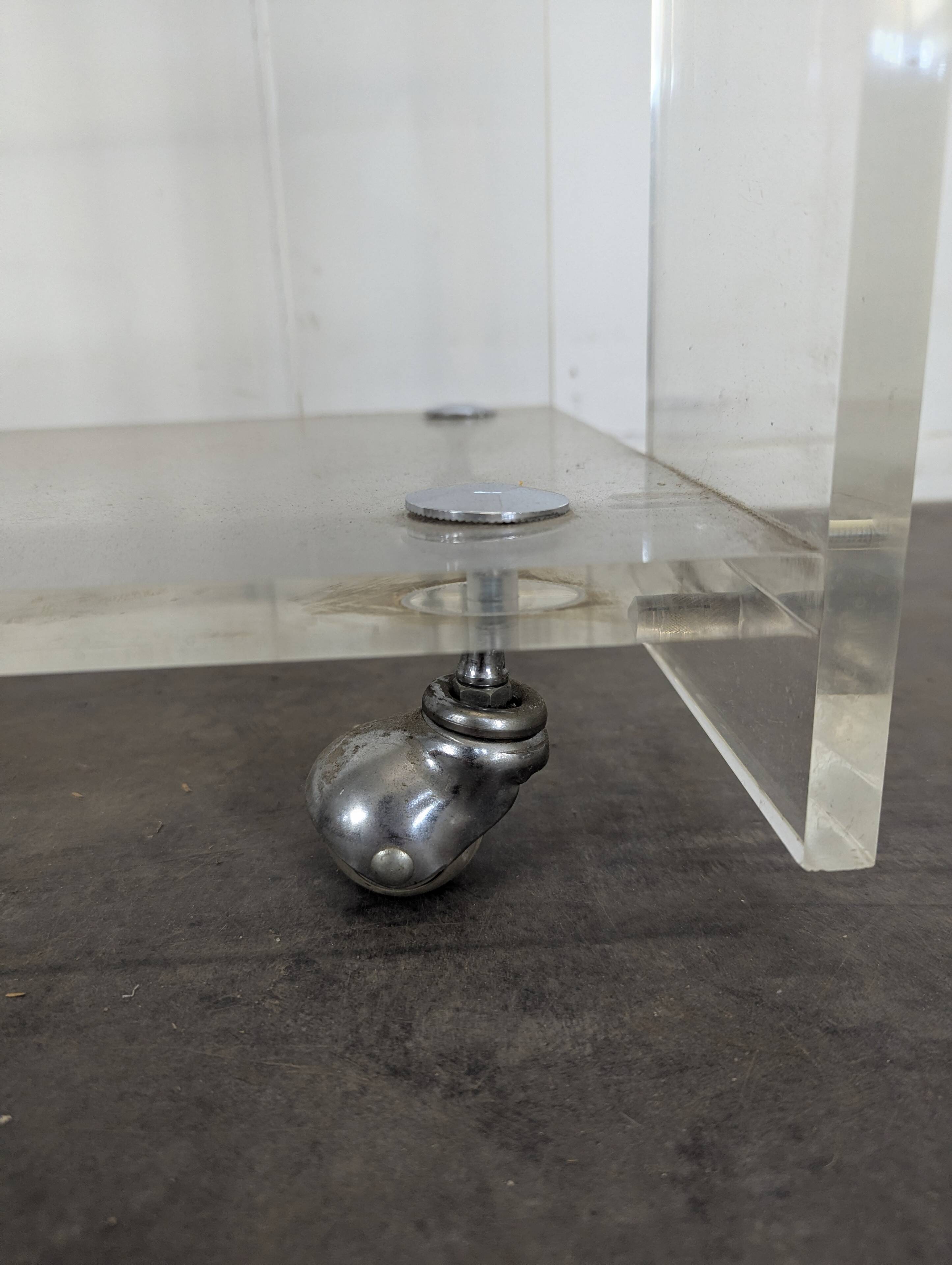 Etagere roulante en plexiglas Marais International