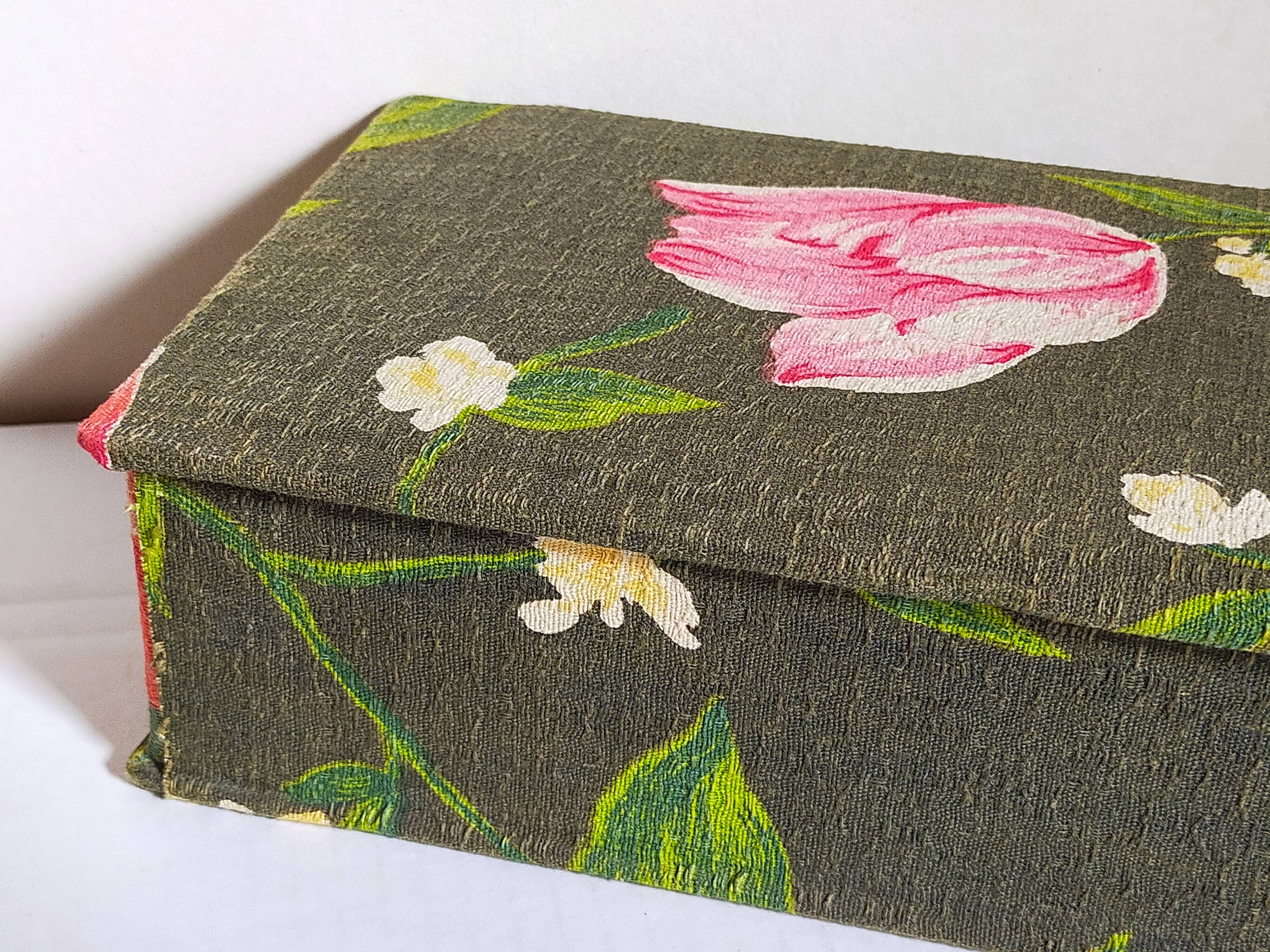Box padded with old fabric