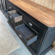 Craft furniture in oak at the end of the 19th century