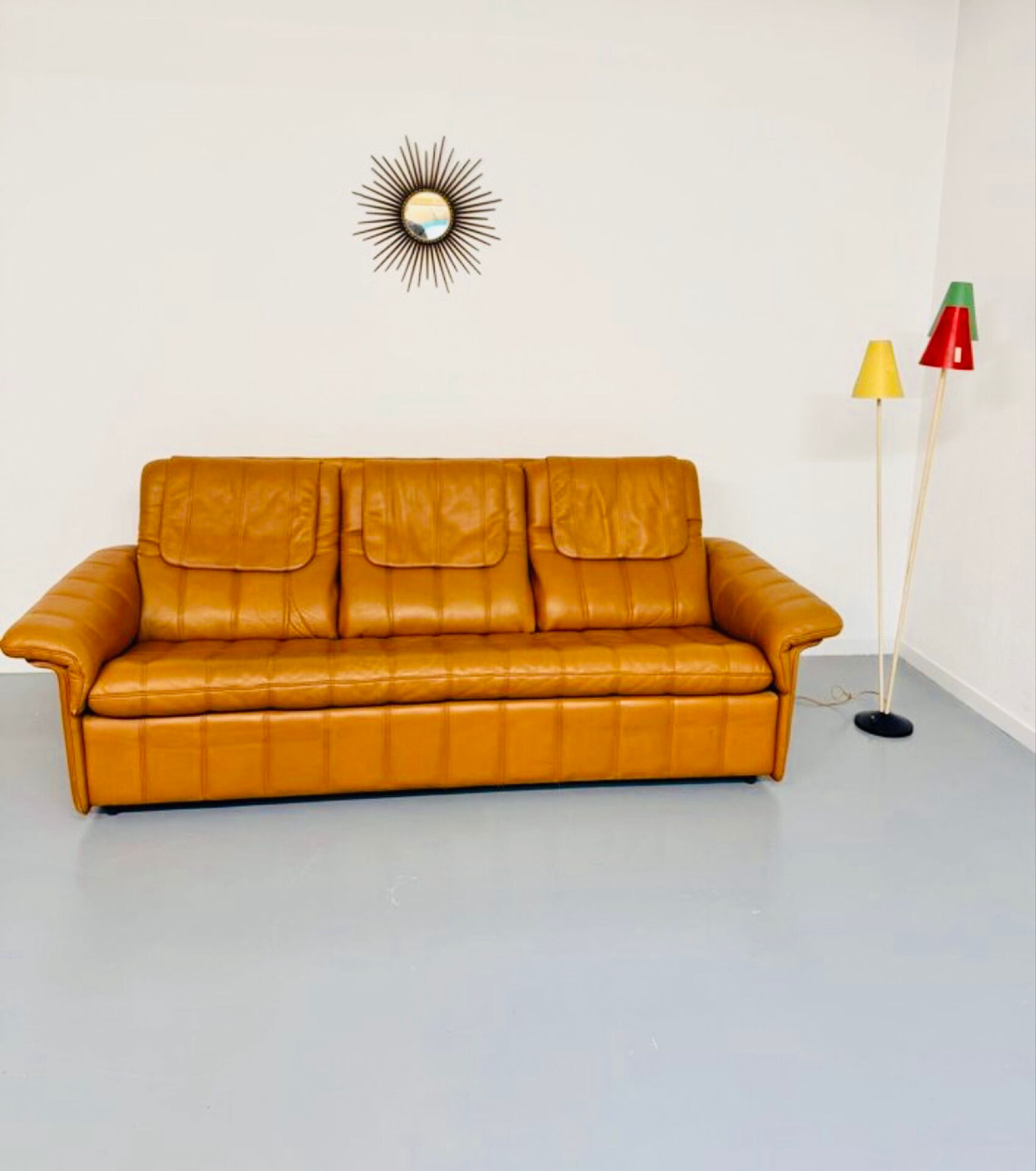 Ancien Canapé 3 places De Sede en cuir épais cognac design années 70