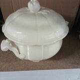 Soup tureen
