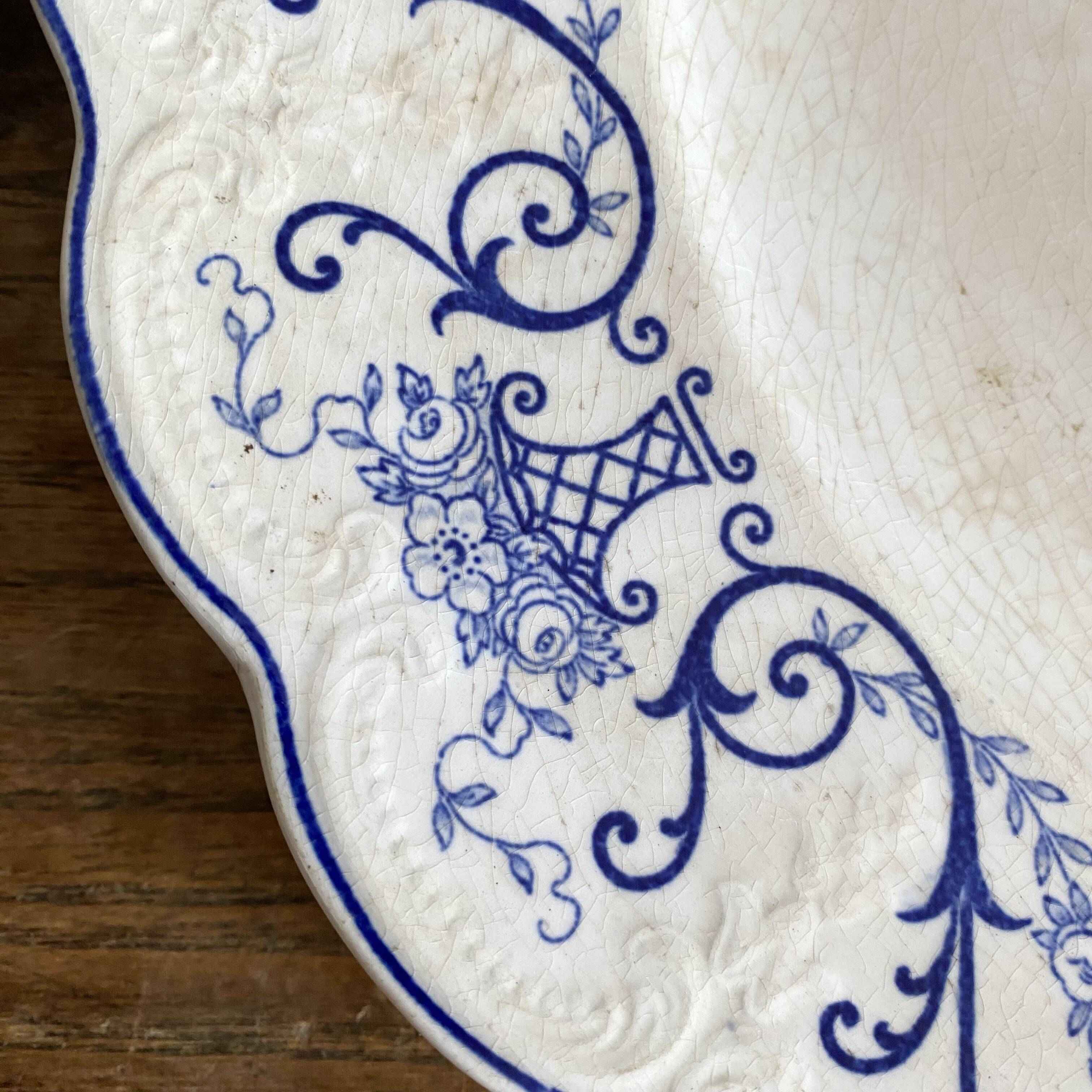 Round ironstone dish Sarreguemines model Corbeille