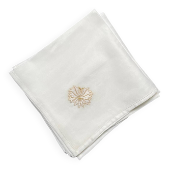 set of 4 new embroidered towels