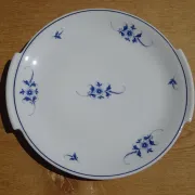 Fine Limoges porcelain dessert service: dish and 12 plates.