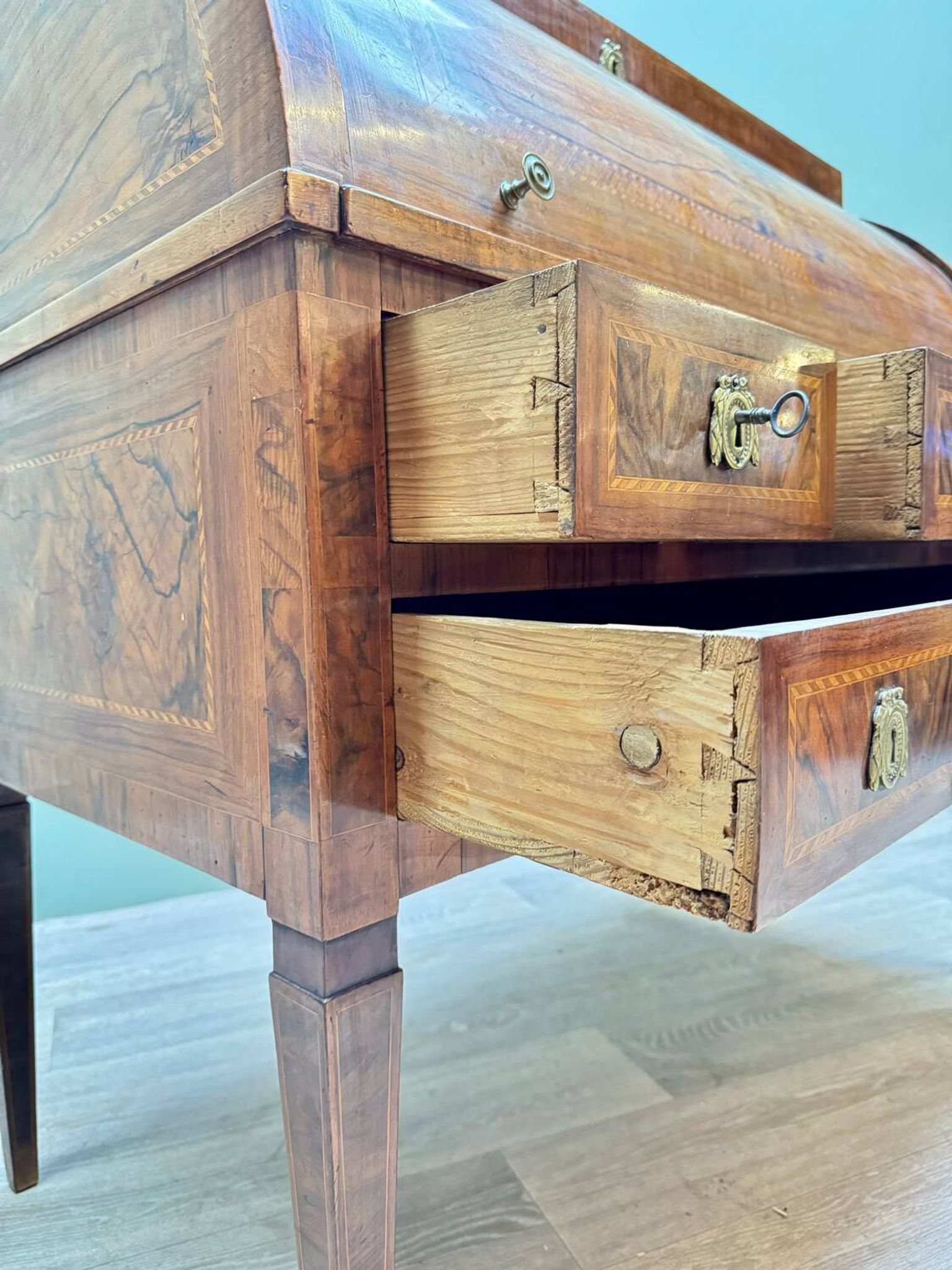 Cylinder Desk In Walnut Veneer From Louis XVI XVIII Eme Century