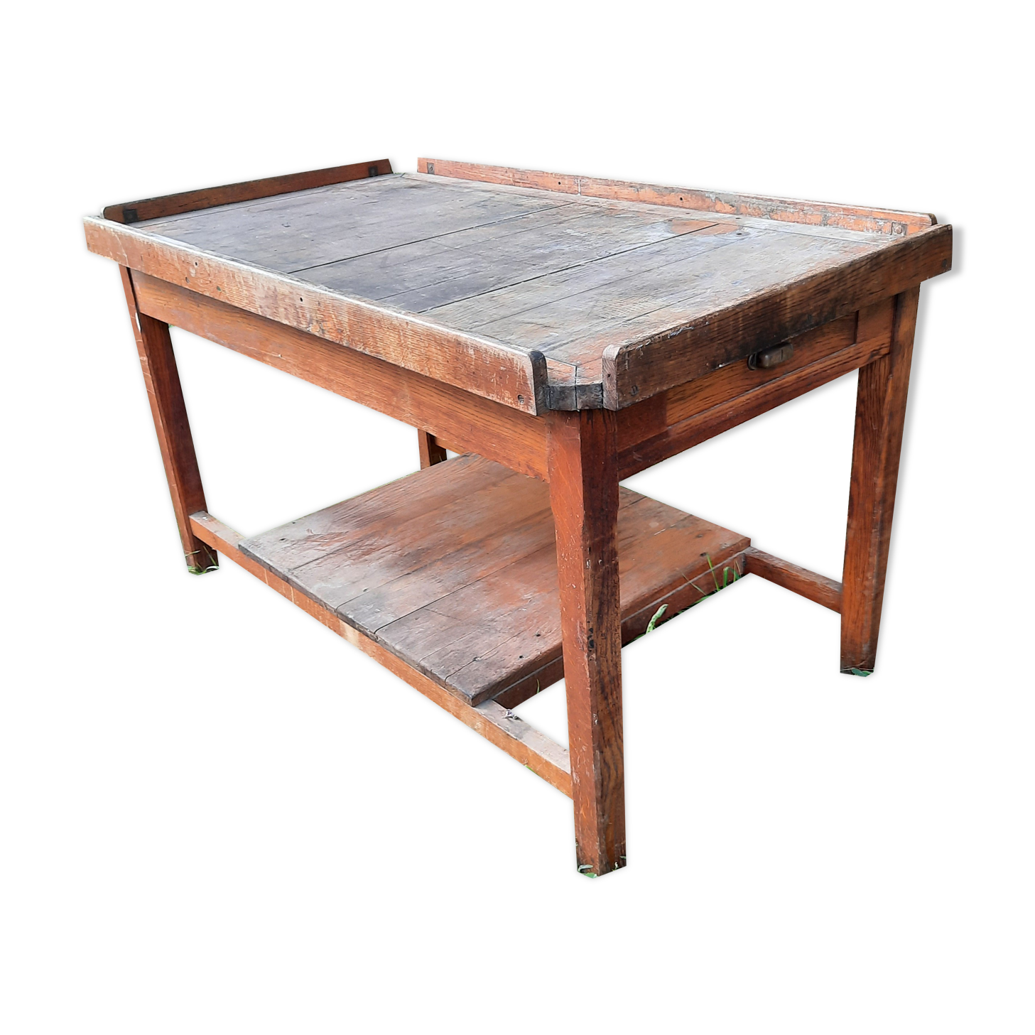 Trade table in chene