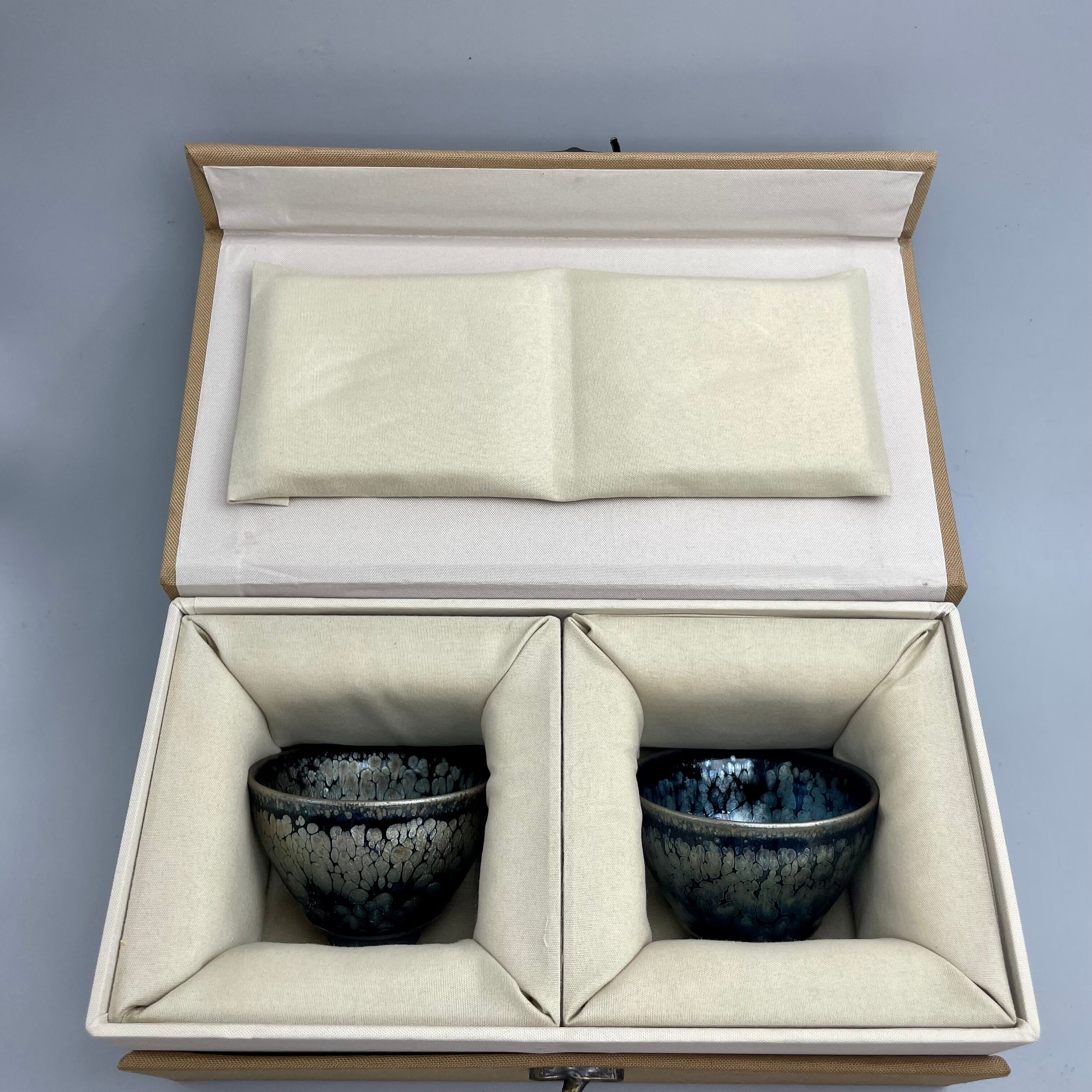 Set 2 tea bowls Tenmokus Chinese ceramic glazed enamel hand painted