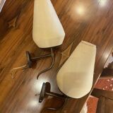 Paire d’appliques murales en laiton et plastique nervuré