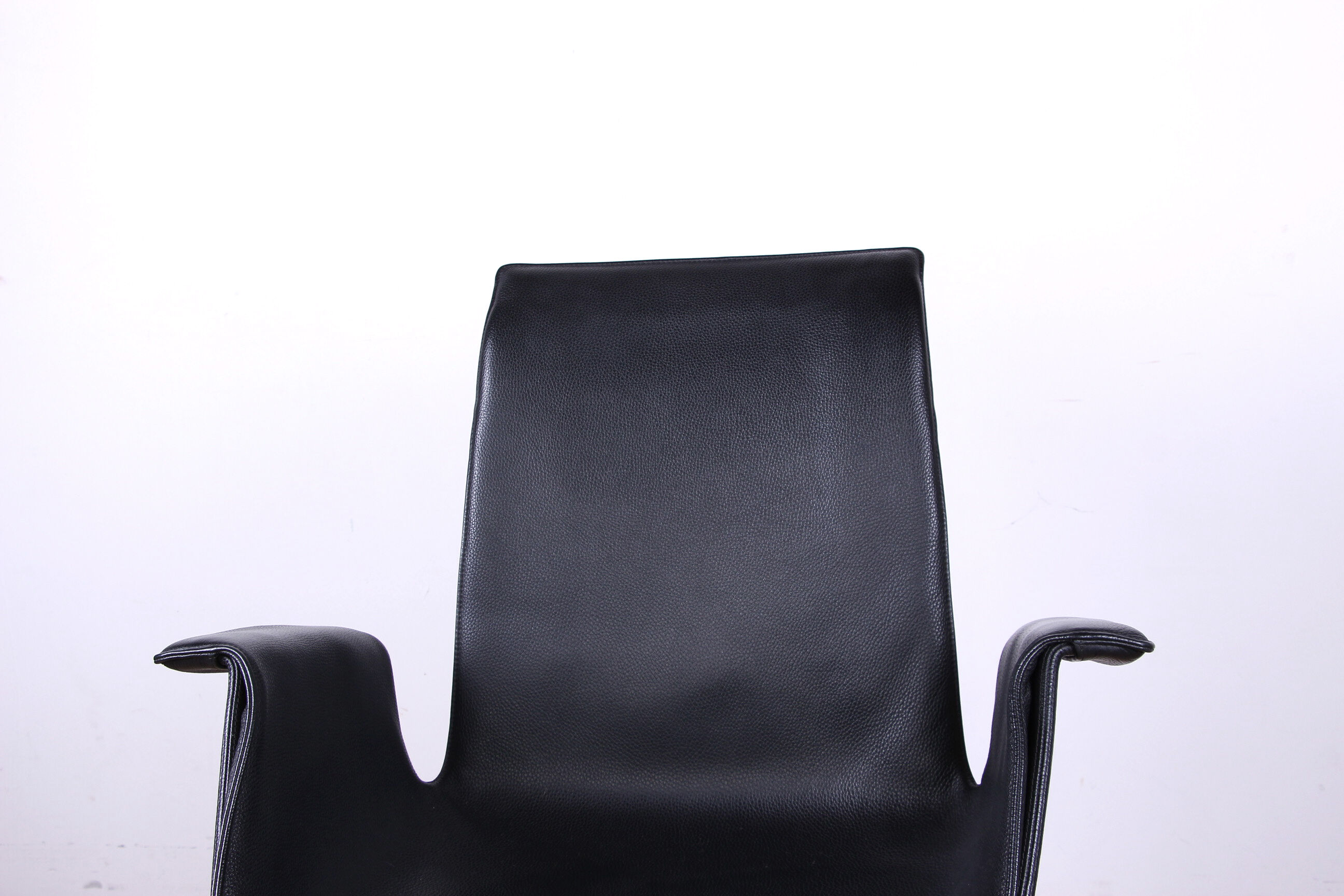 Danish armchair in Leather and Chrome Steel, model FK 6725 or "Tulip chair" by Preben Fabricius.