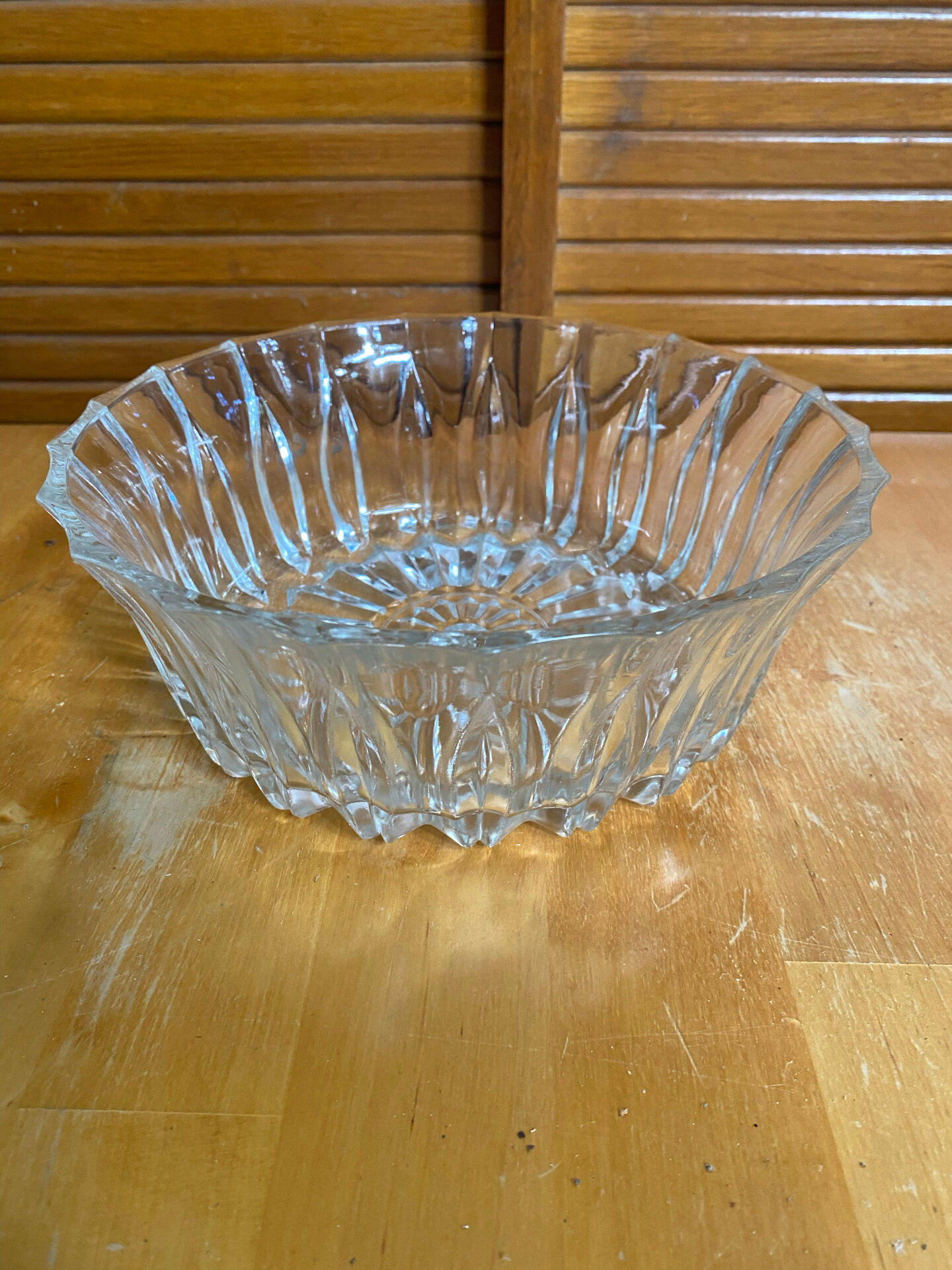 Salad bowl + 6 glass fruit cups for ice cream, mousse, chocolate, vintage moulded glass