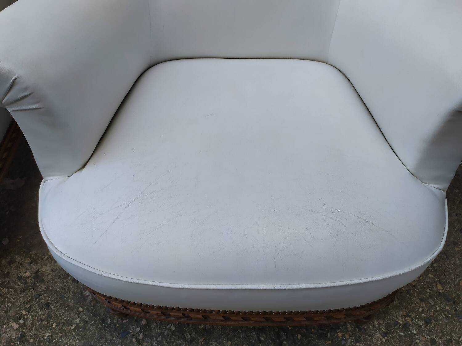 Paire de fauteuils Louis XVI