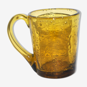 Verre tasse vintage en verre bullé de biot - couleur jaune fumé 1960